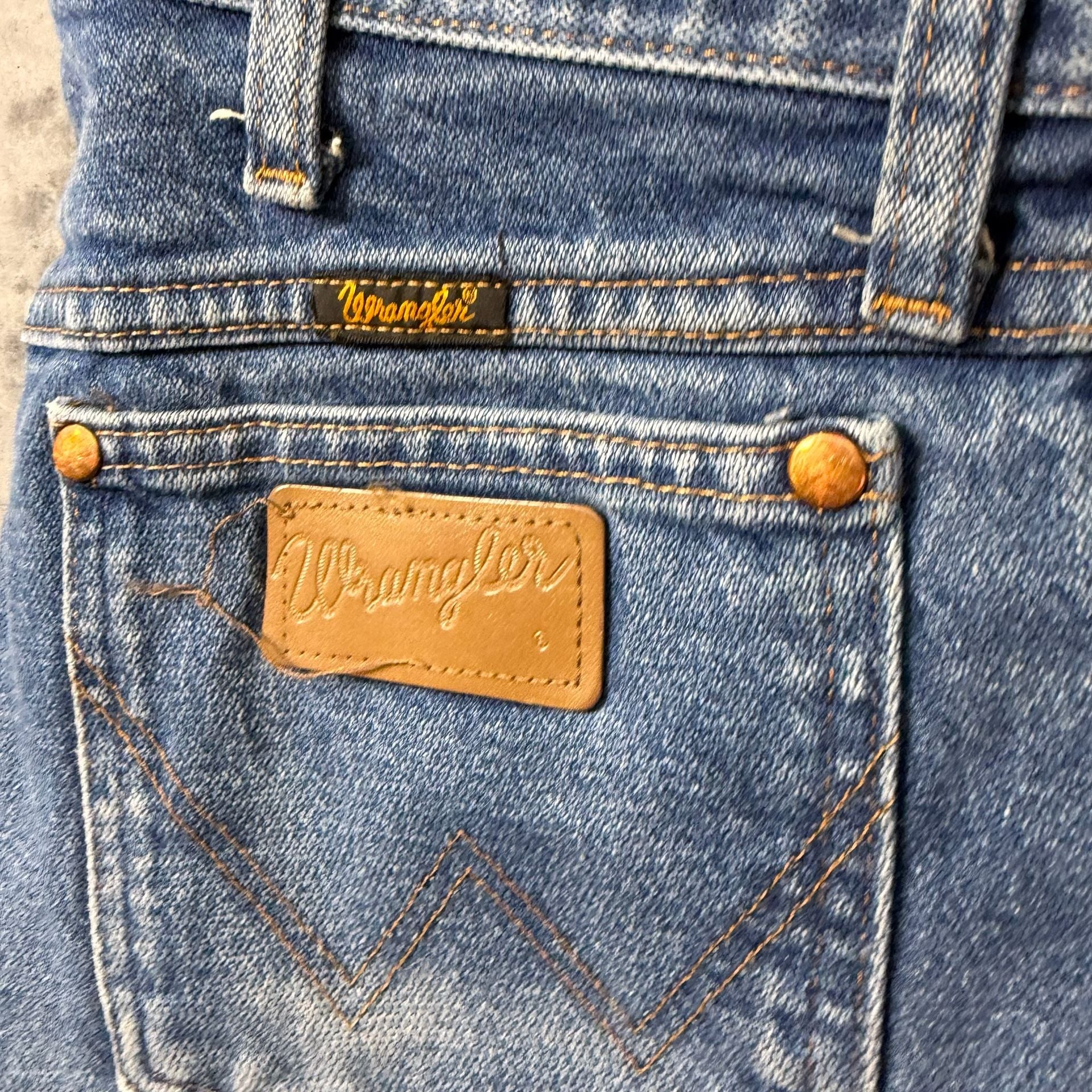 Wrangler Cowboy Cut 13MWZ Jeans Mens 33x36 Prewashed Indigo Tall Bootcut 10