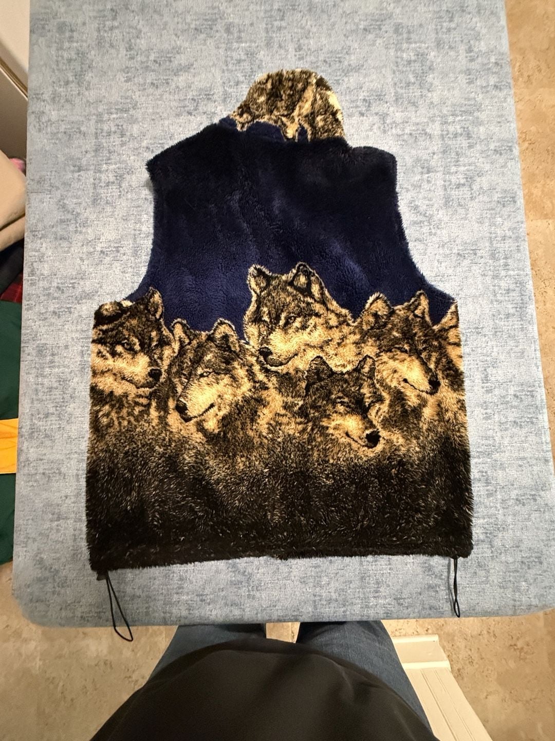 Mazmania Wolf Fleece Vest Size M Blue Black Faux Fur Wildlife Print USA 3
