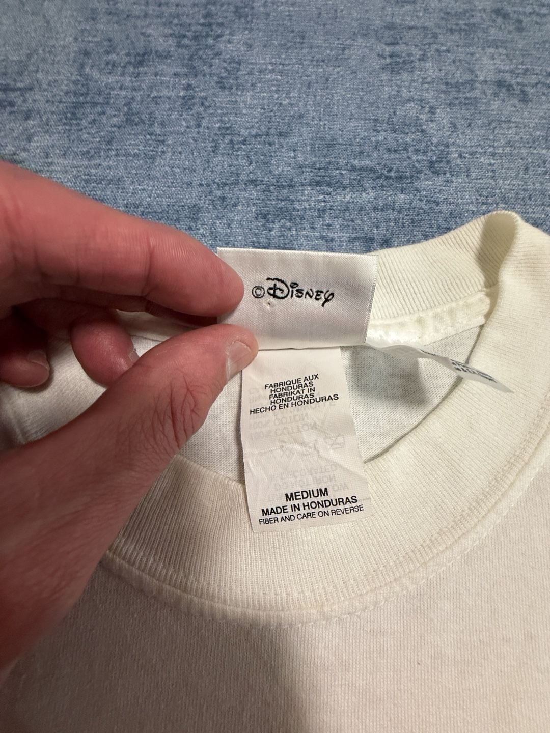 Disney Animal Kingdom Winnie the Pooh Tagger Is That You T-Shirt Size Medium 4