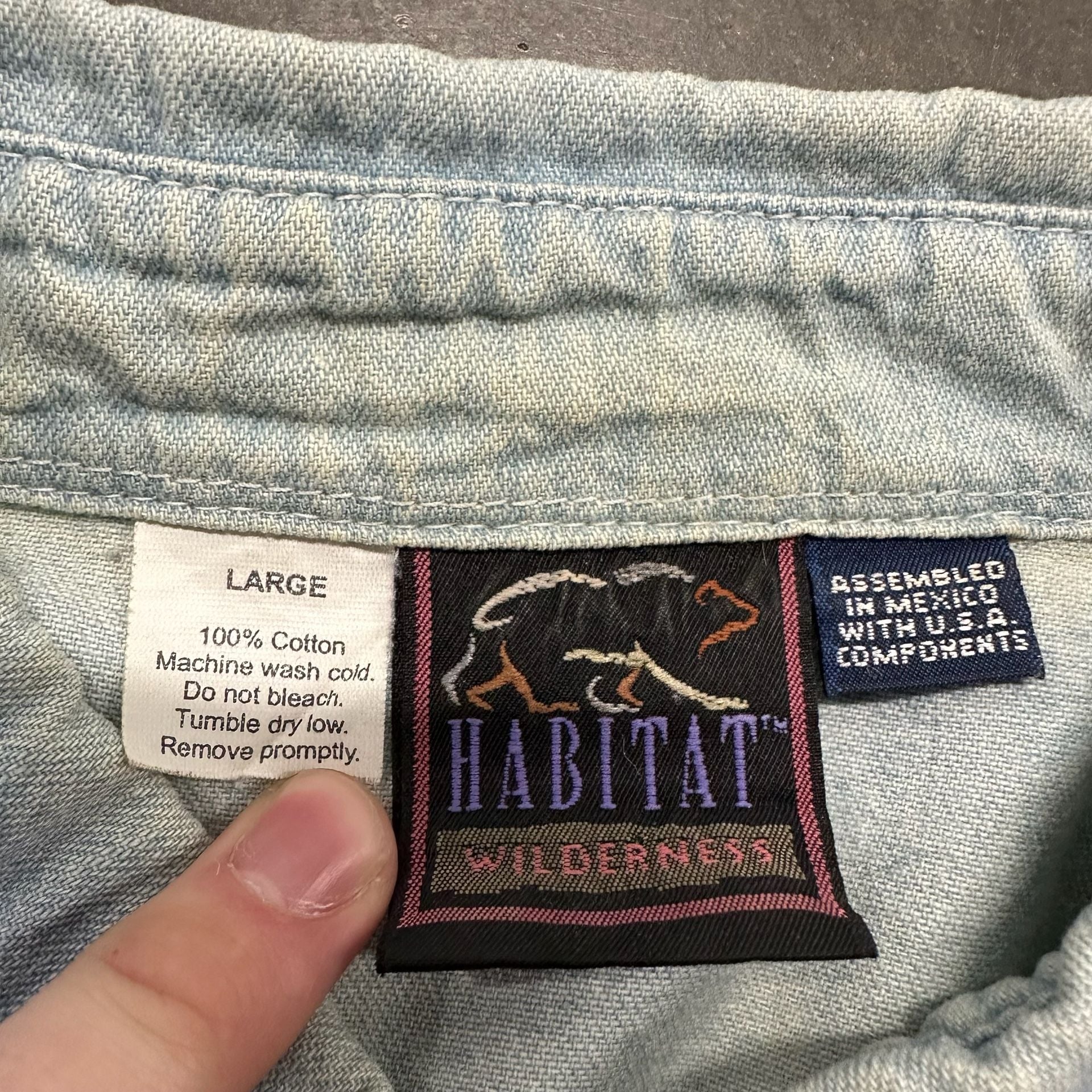 Vintage 90s Shedd Aquarium Chicago Frog Embroidered Denim Shirt Habitat Large 4