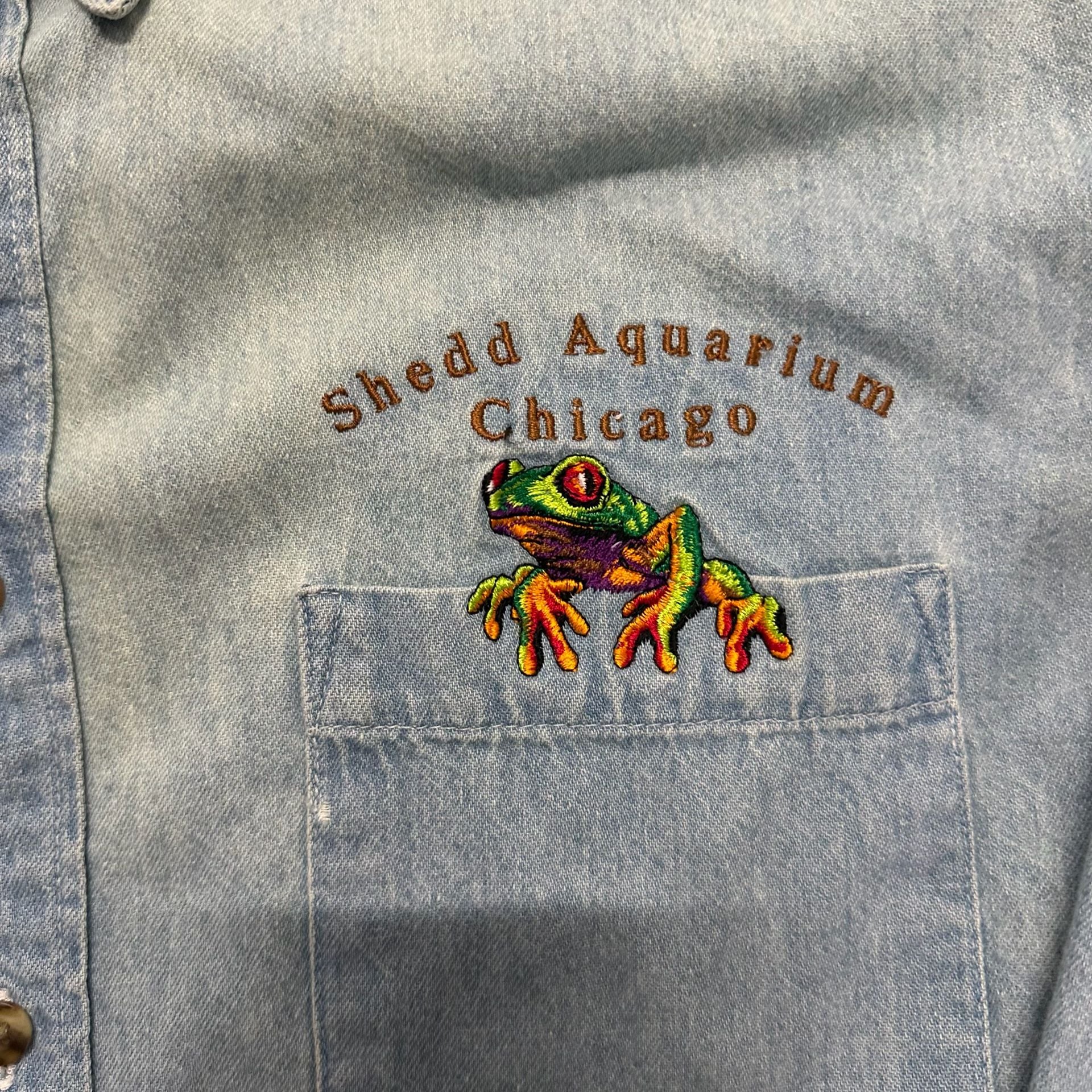 Vintage 90s Shedd Aquarium Chicago Frog Embroidered Denim Shirt Habitat Large 7