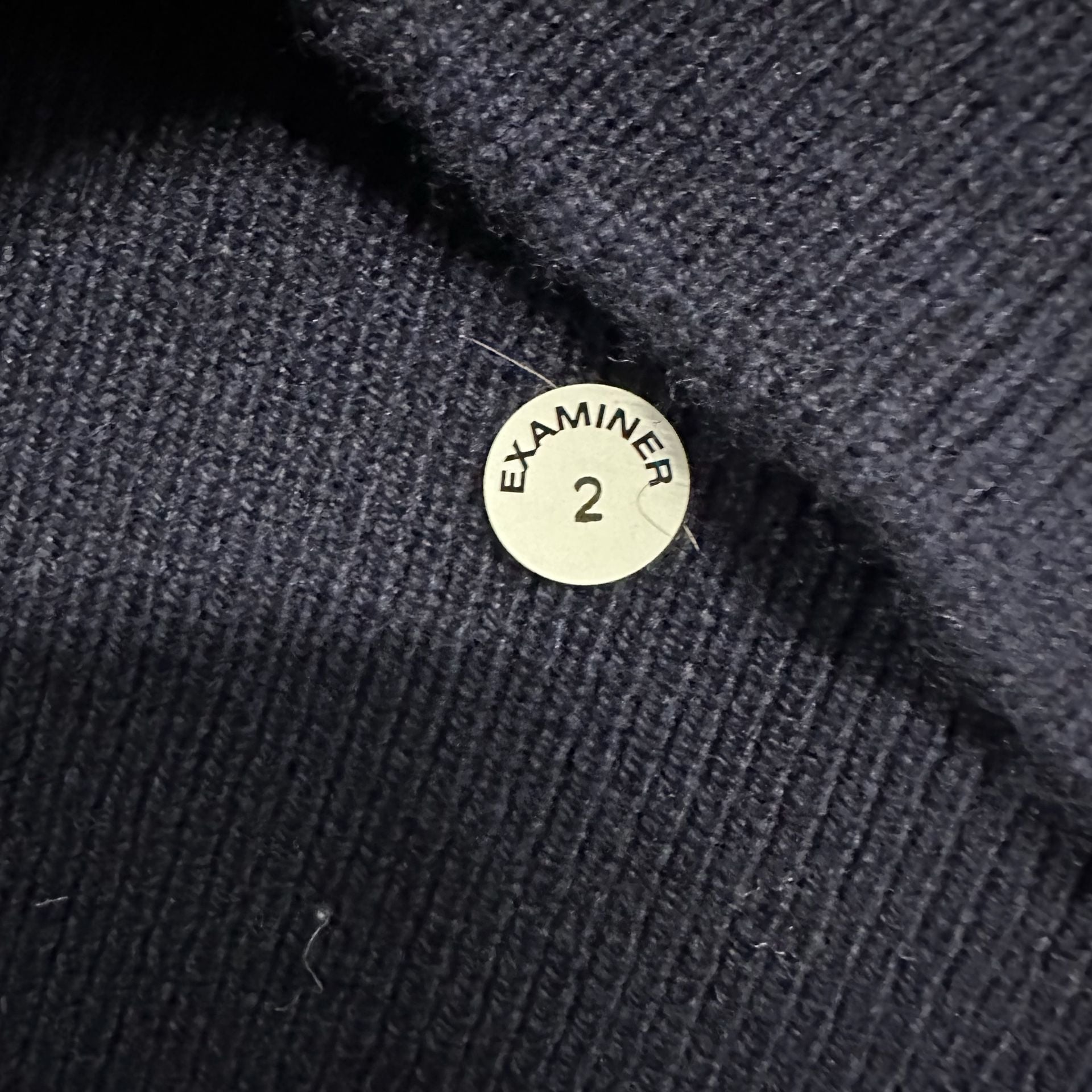 University of St Andrews Scotland Pure Wool V Neck Sweater Crest Embroidered 11