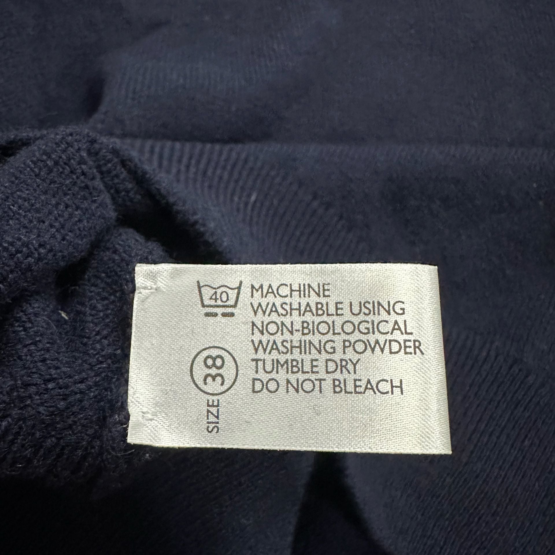 University of St Andrews Scotland Pure Wool V Neck Sweater Crest Embroidered 12