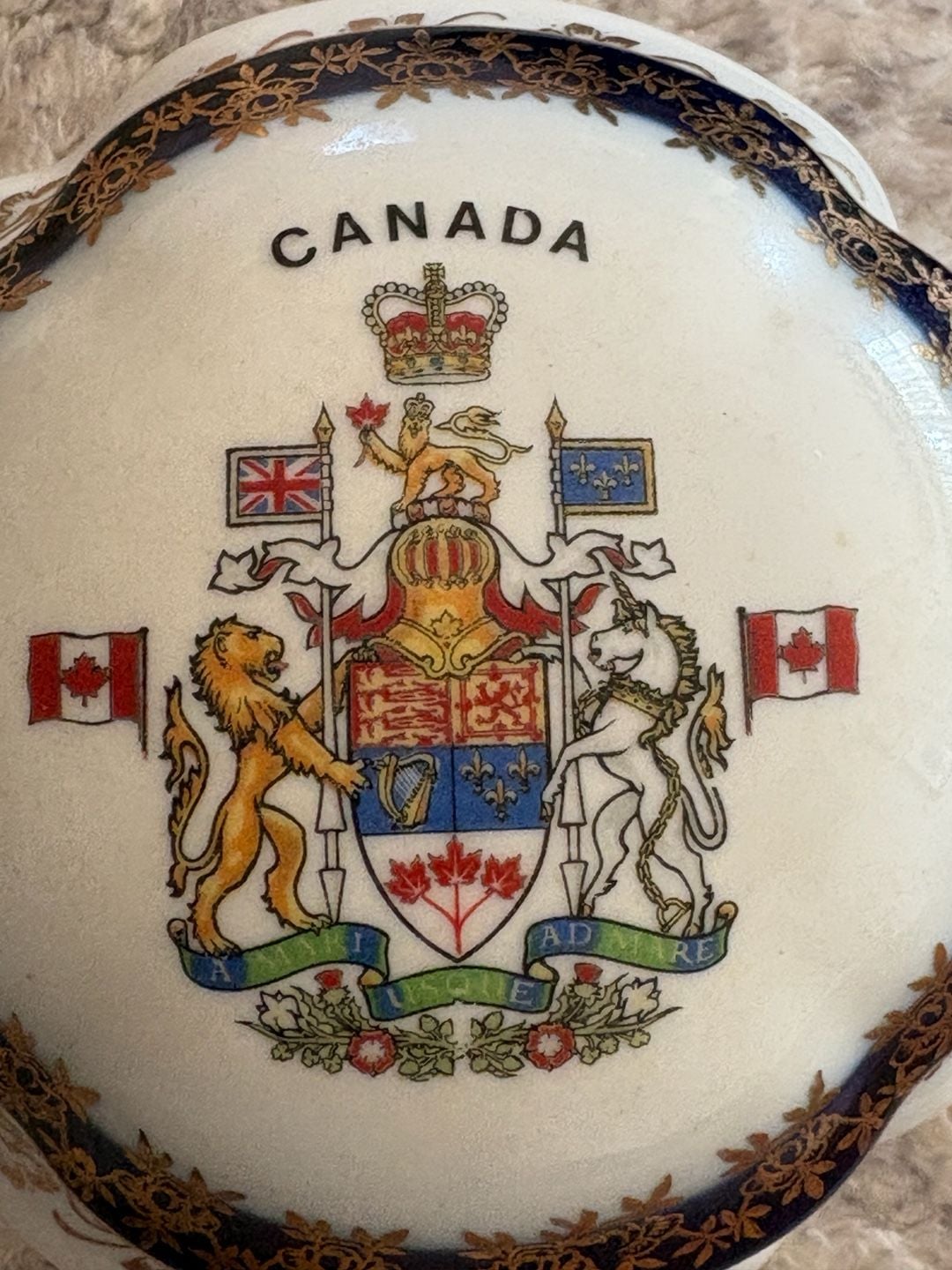 Collectible Vintage Canadian Coat of Arms Porcelain Trinket Box 3