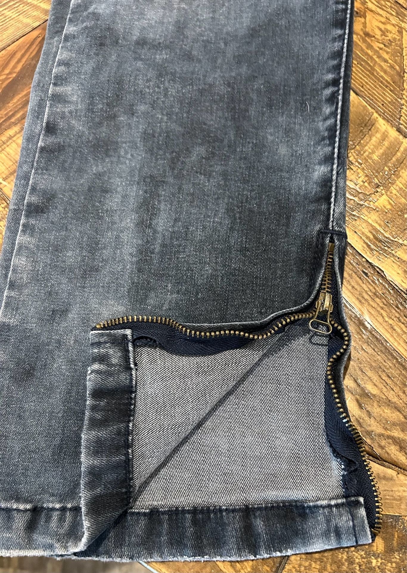 Grindhouse Denim Jeans Size 40 Distressed Acid Wash Ankle Zippers 10