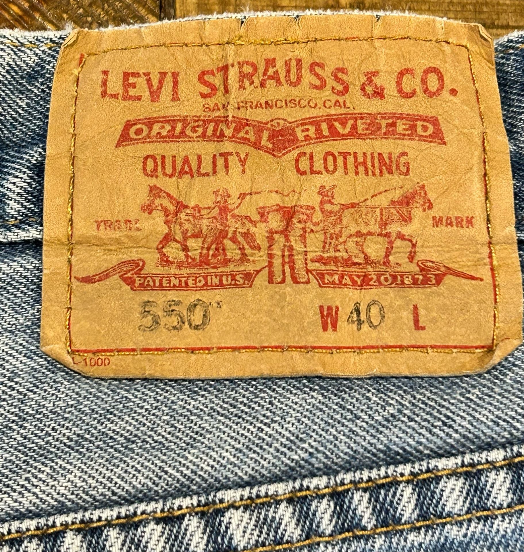 Vintage Levi's 550 Relaxed Fit Denim Shorts Size W40 2