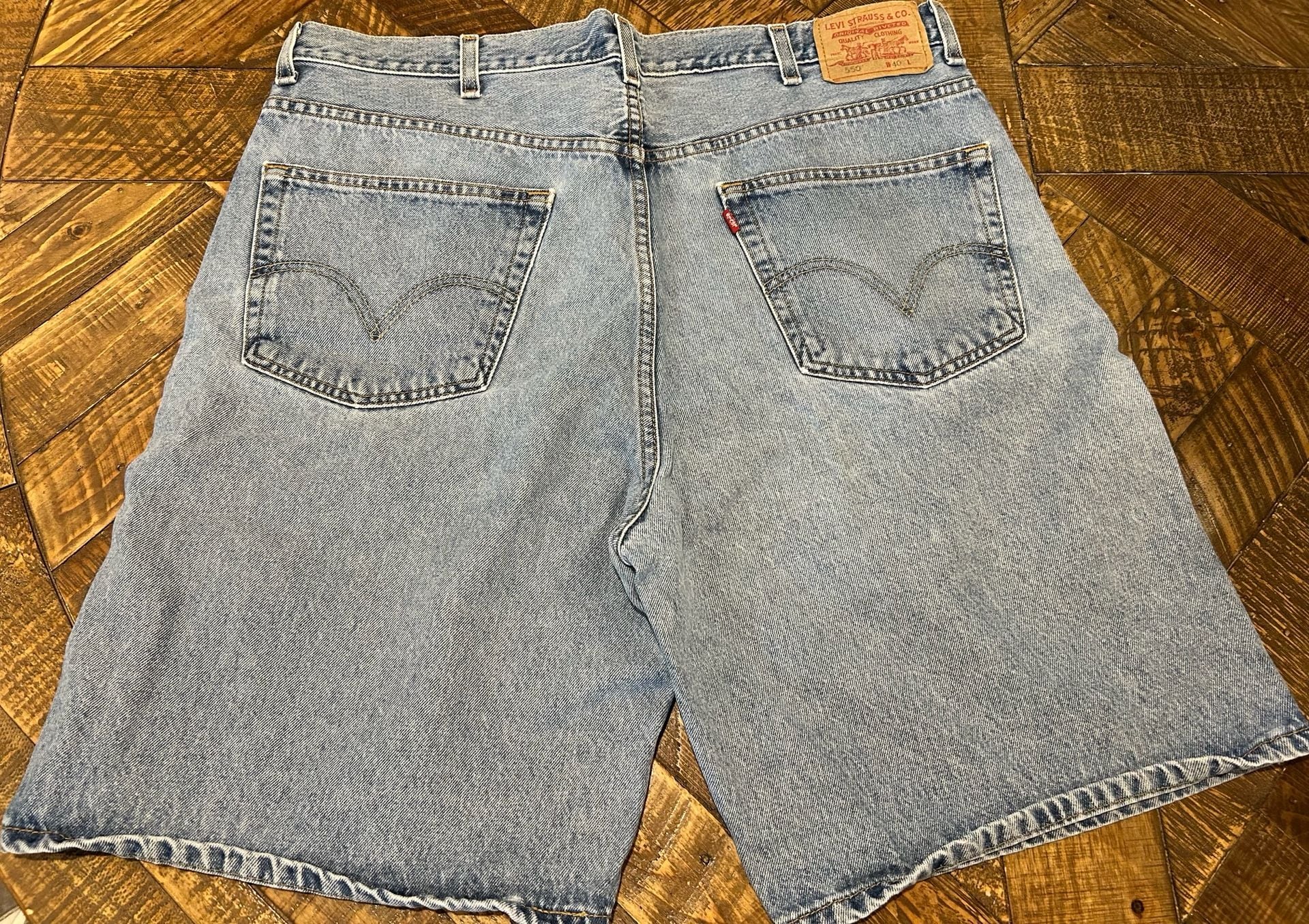 Vintage Levi's 550 Relaxed Fit Denim Shorts Size W40 4