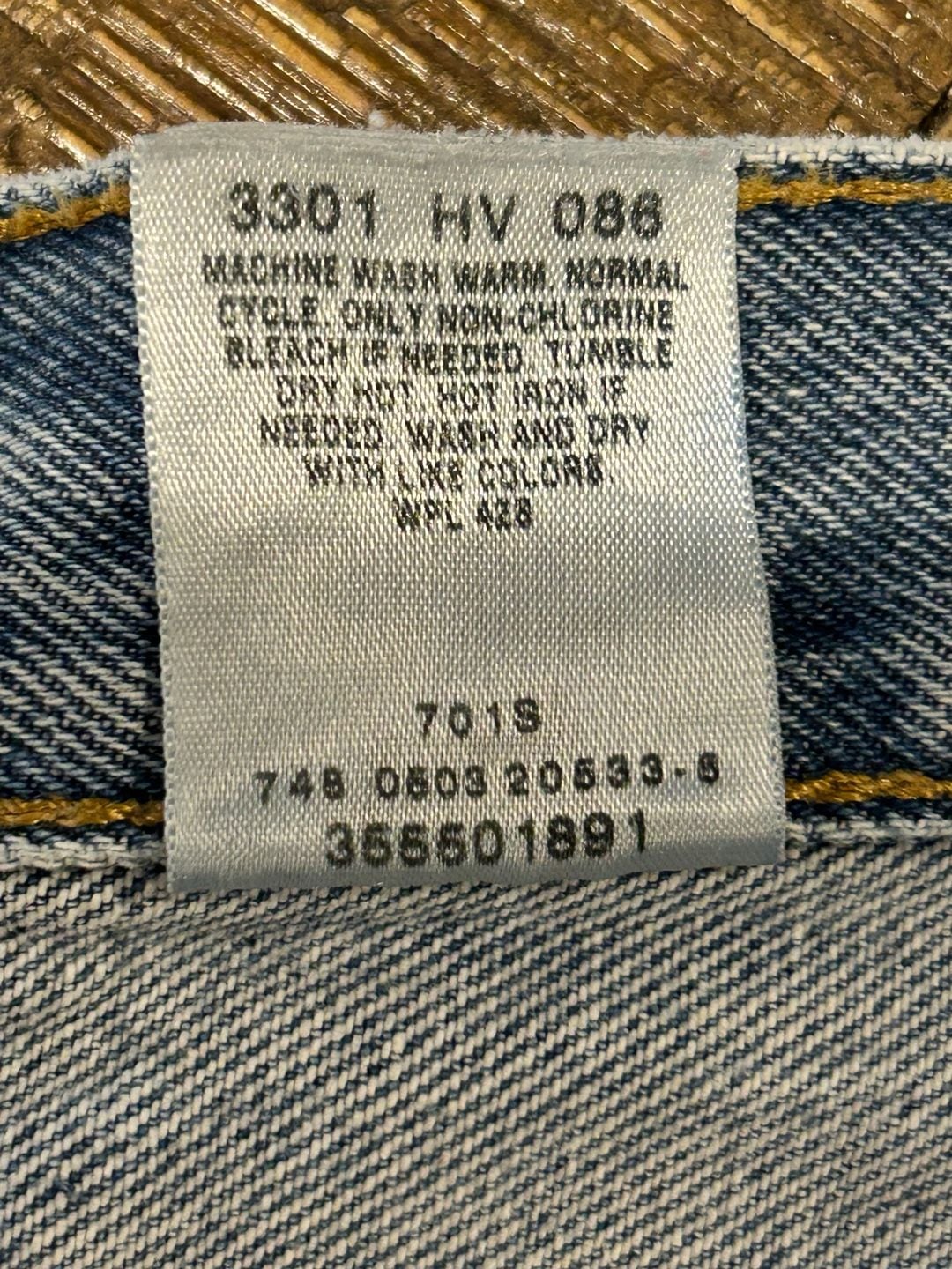 Vintage Levi's 550 Relaxed Fit Denim Shorts Size W40 6