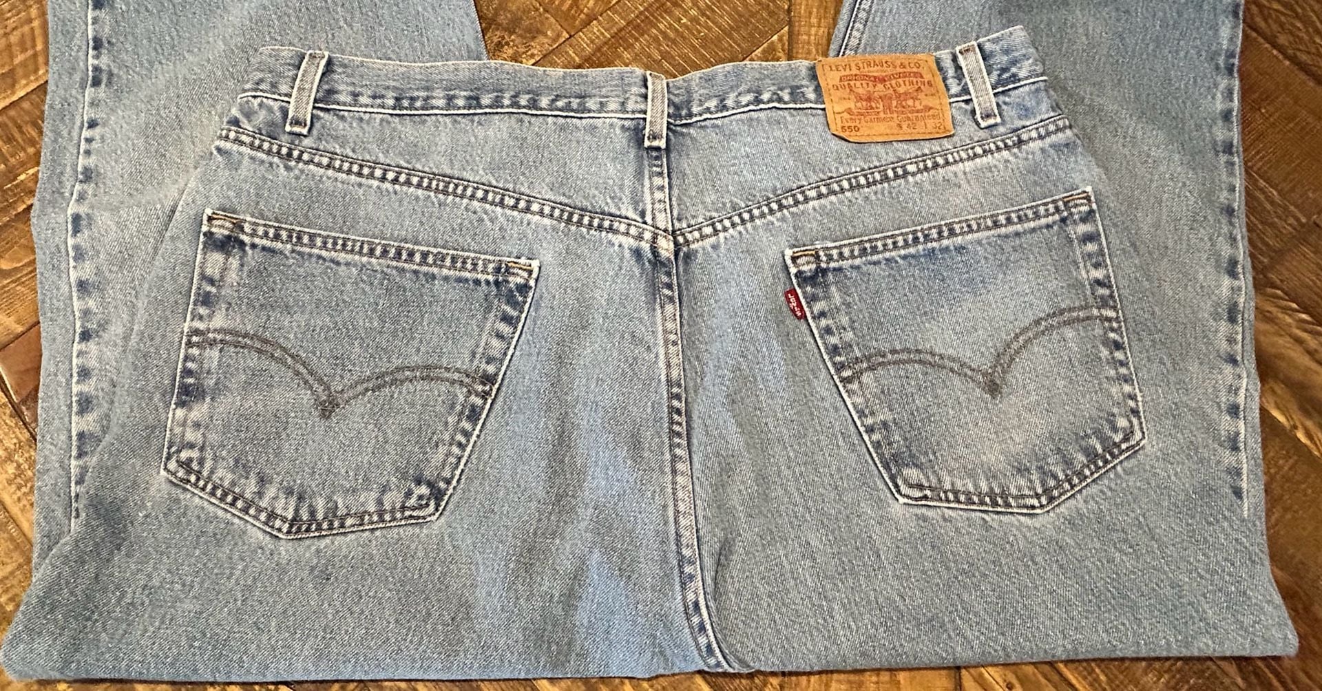 Levi's 550 Relaxed Fit Jeans 42x32 Light Wash Denim 3