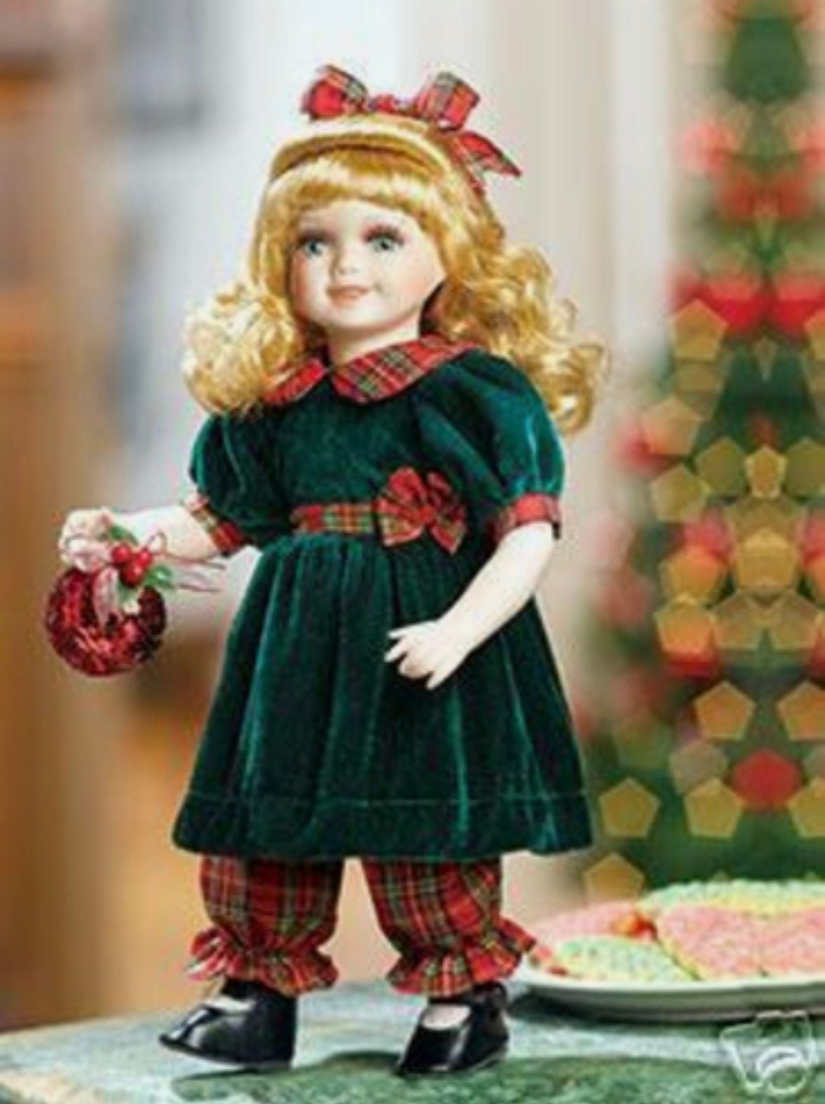 Heritage Collection Porcelain Rachel Christmas Doll in Green Velvet Dress NWT 1