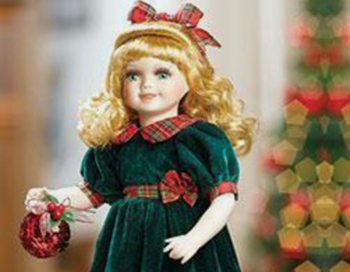 Heritage Collection Porcelain Rachel Christmas Doll in Green Velvet Dress NWT 2