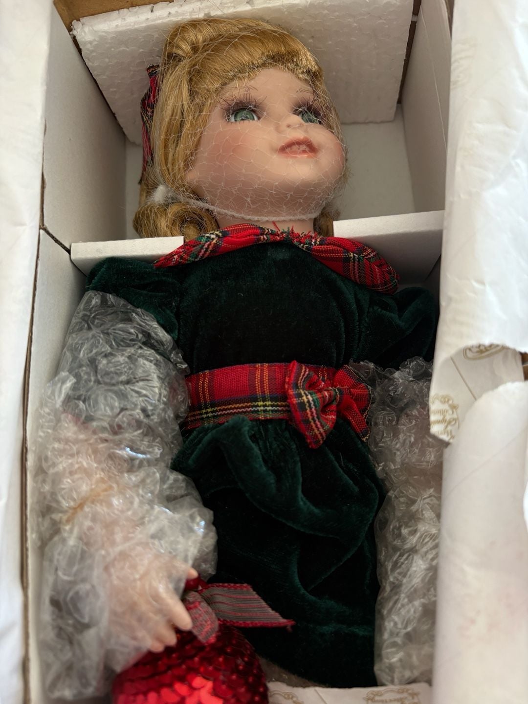 Heritage Collection Porcelain Rachel Christmas Doll in Green Velvet Dress NWT 4