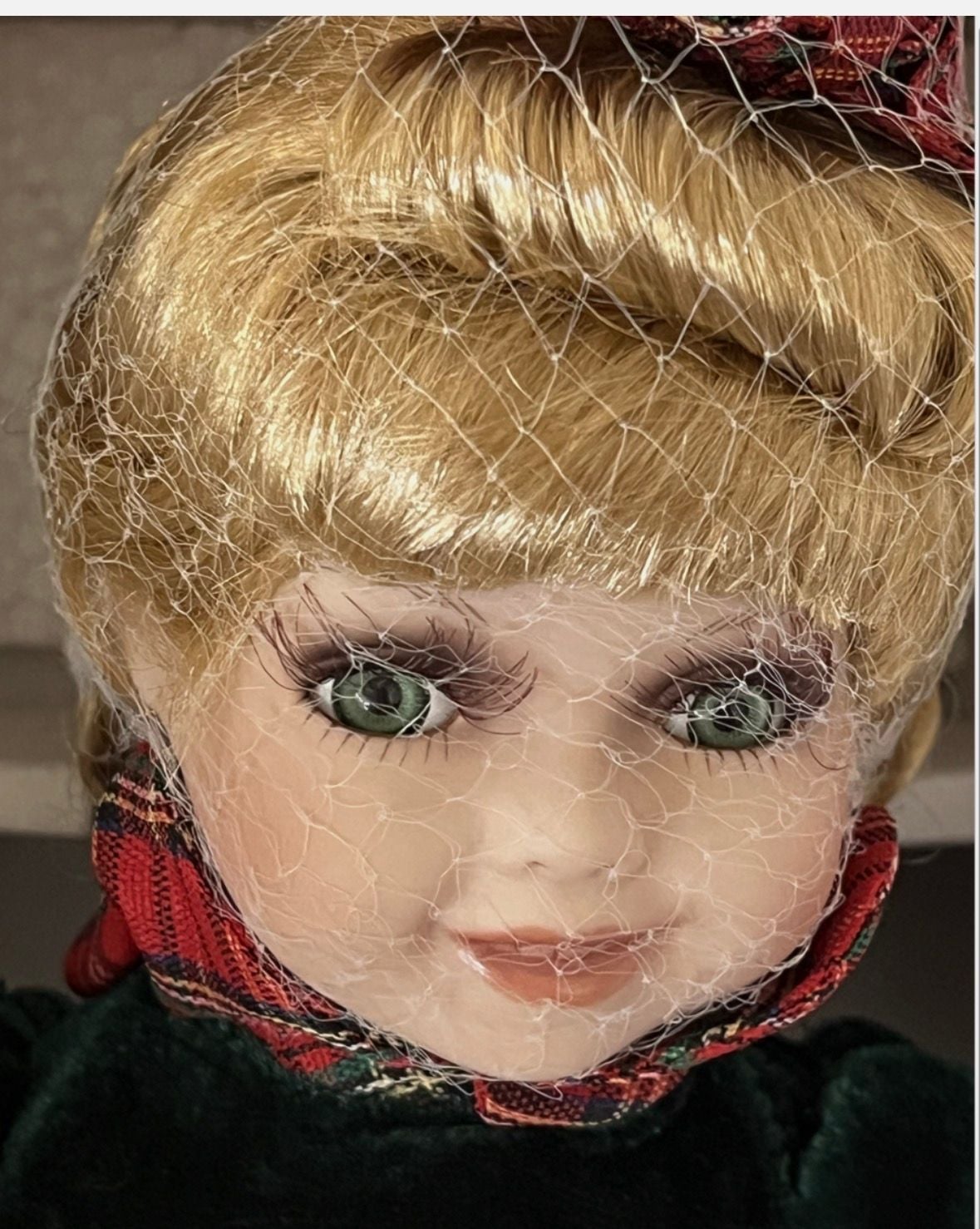 Heritage Collection Porcelain Rachel Christmas Doll in Green Velvet Dress NWT 5