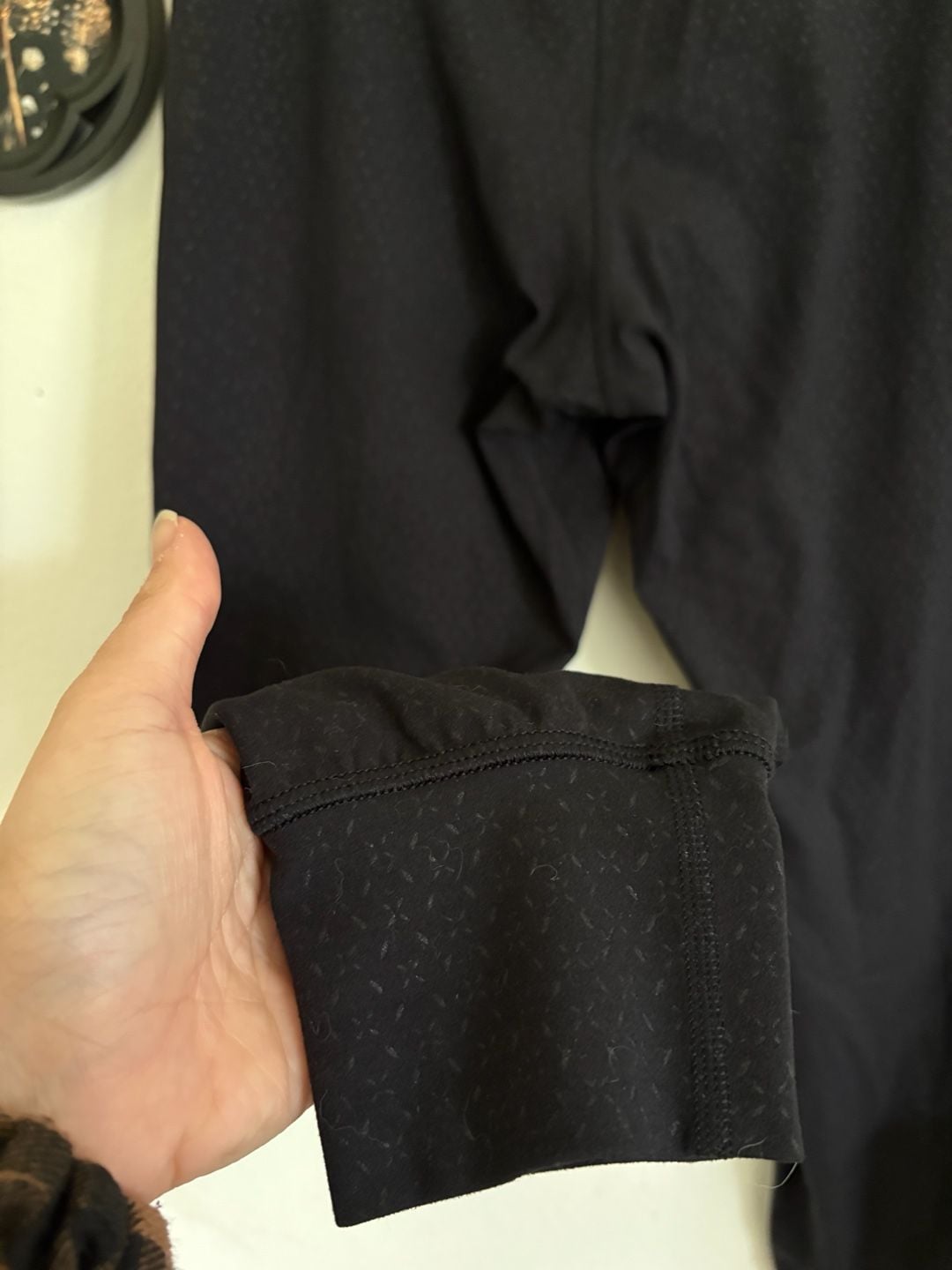Lululemon Jogger Black Embossed Pattern 4