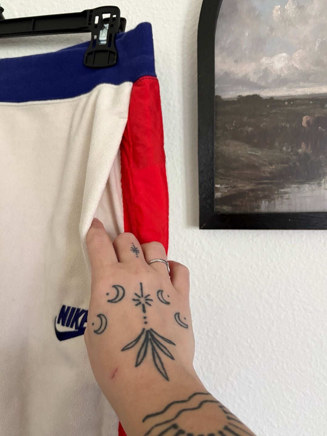 Nike Fleece Sweatpants Size M Off-White Red Blue 4
