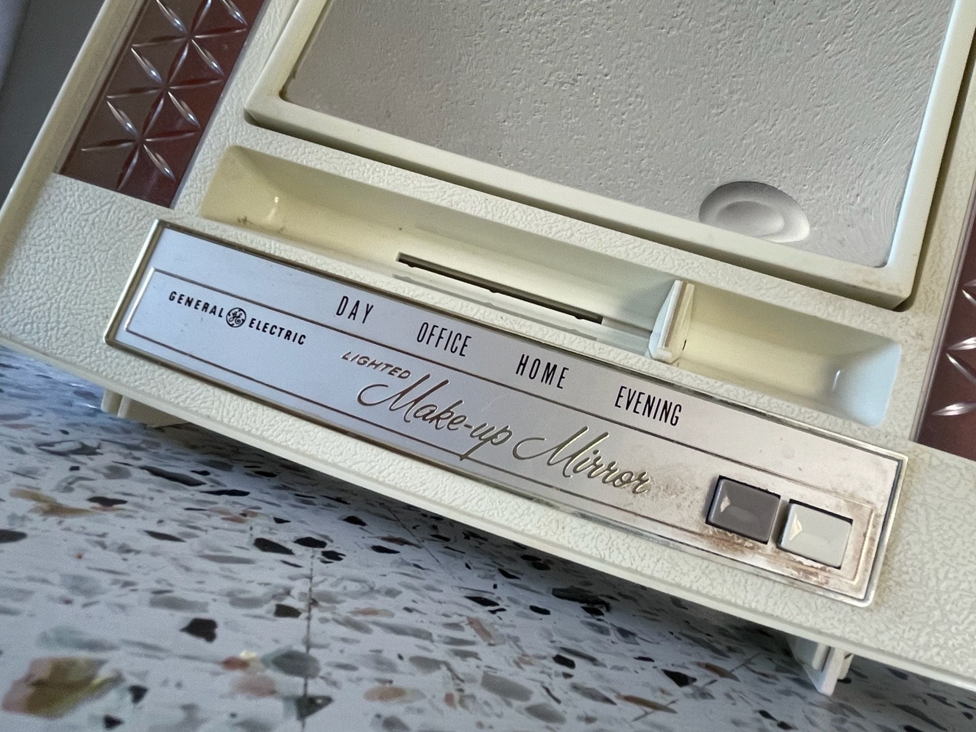 Vintage General Electric Lighted Make-up Mirror Day Office Home Evening 4