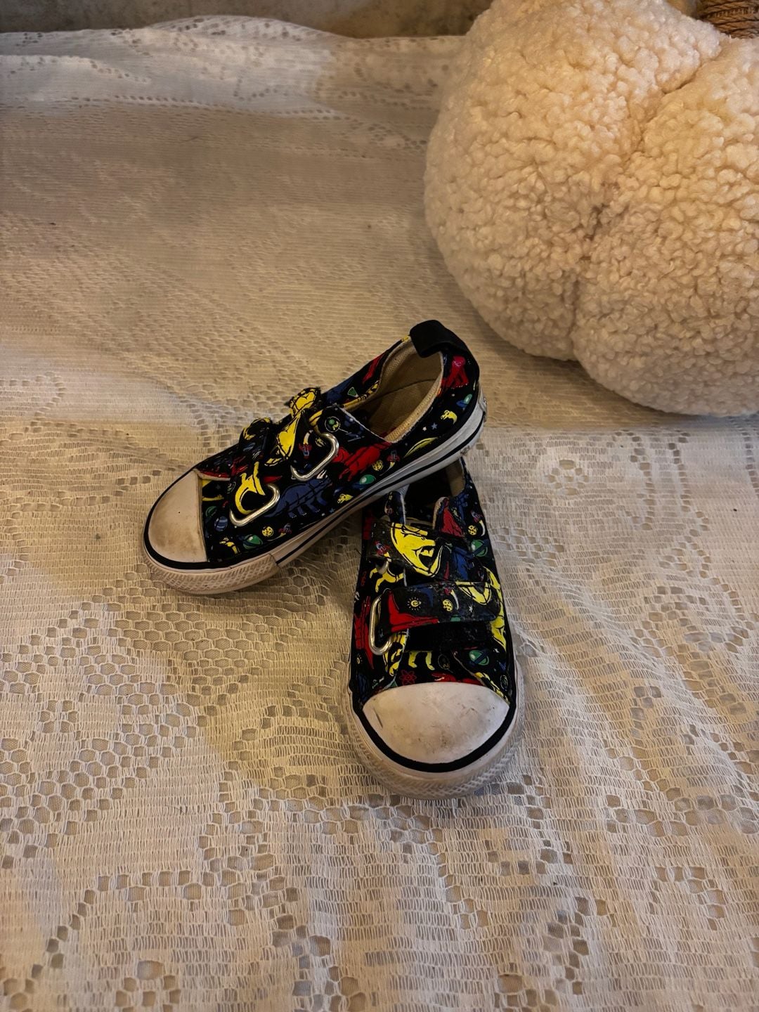Converse Dinosaur Print Sneakers Size 7 3