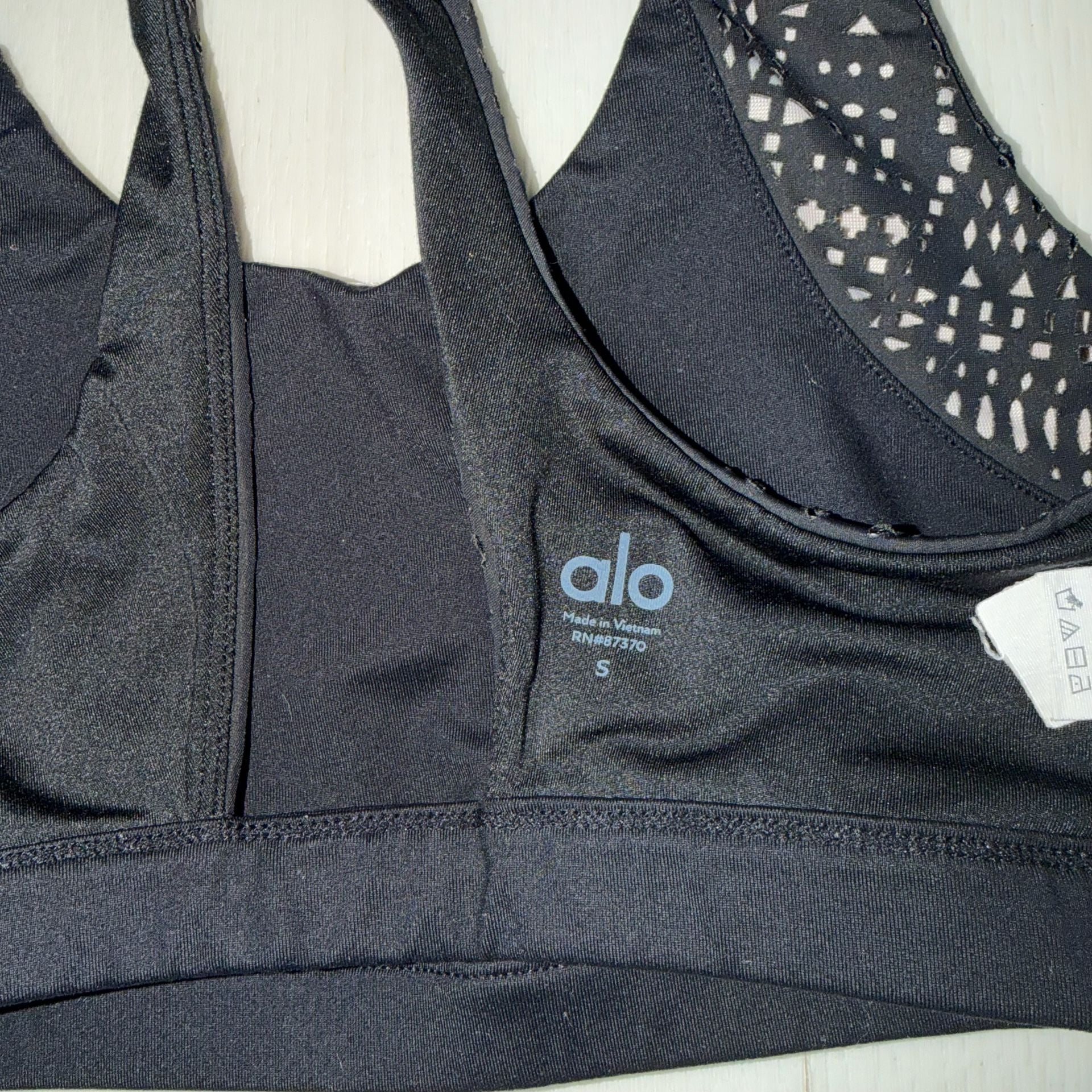 Alo Yoga Sports Bra Black White Pattern 5