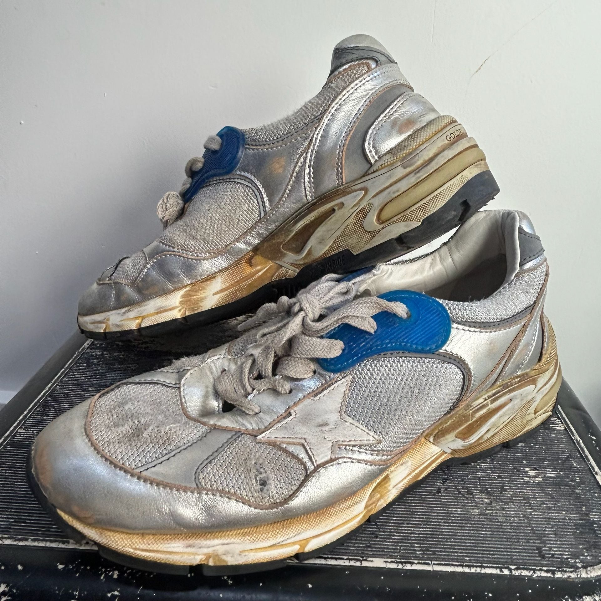 Golden Goose Dad-Star Sneakers Silver Metallic Leather SZ mens 6-6.5 women 8-8.5 2