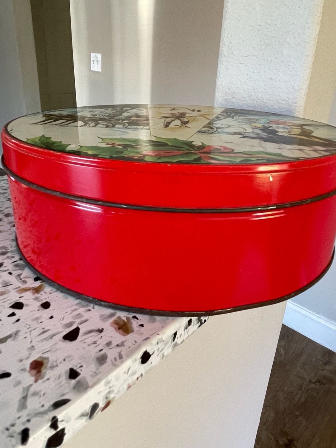 Collin Street Bakery DeLuxe Fruit Cake Tin 5