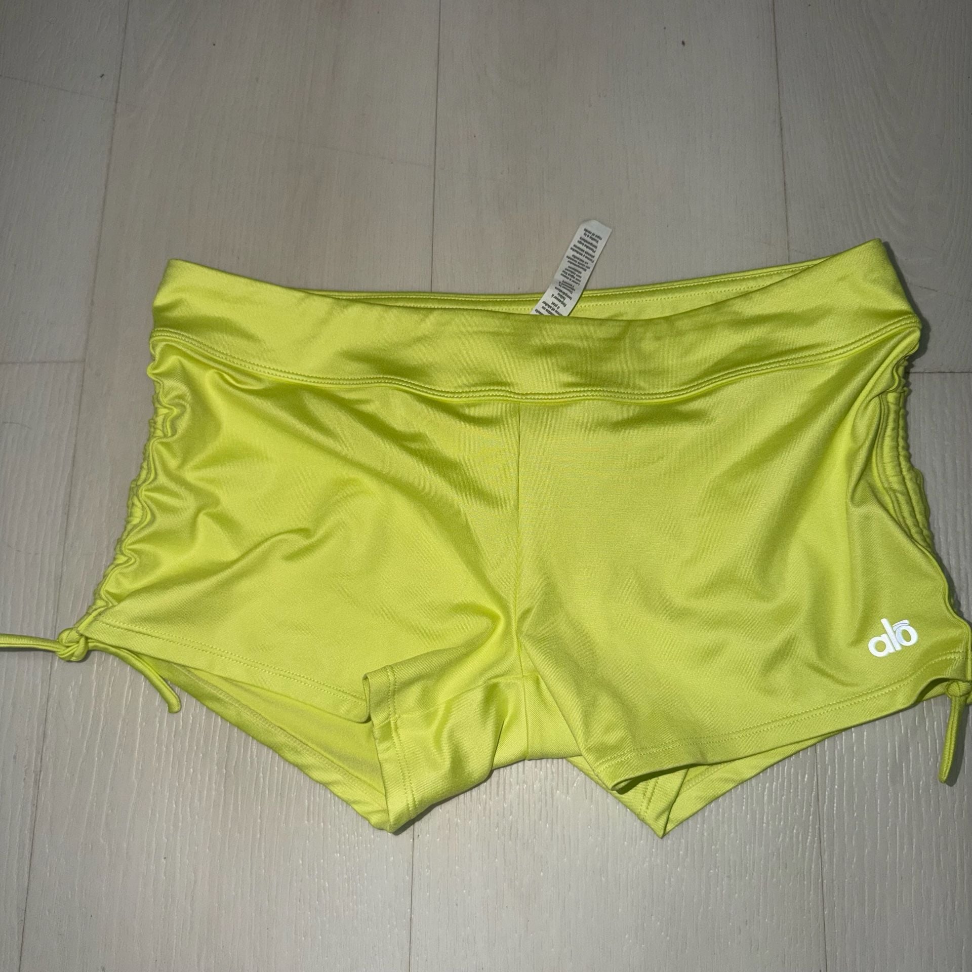 Alo Yoga Ruched Shorts Size M Neon Yellow Athletic 2