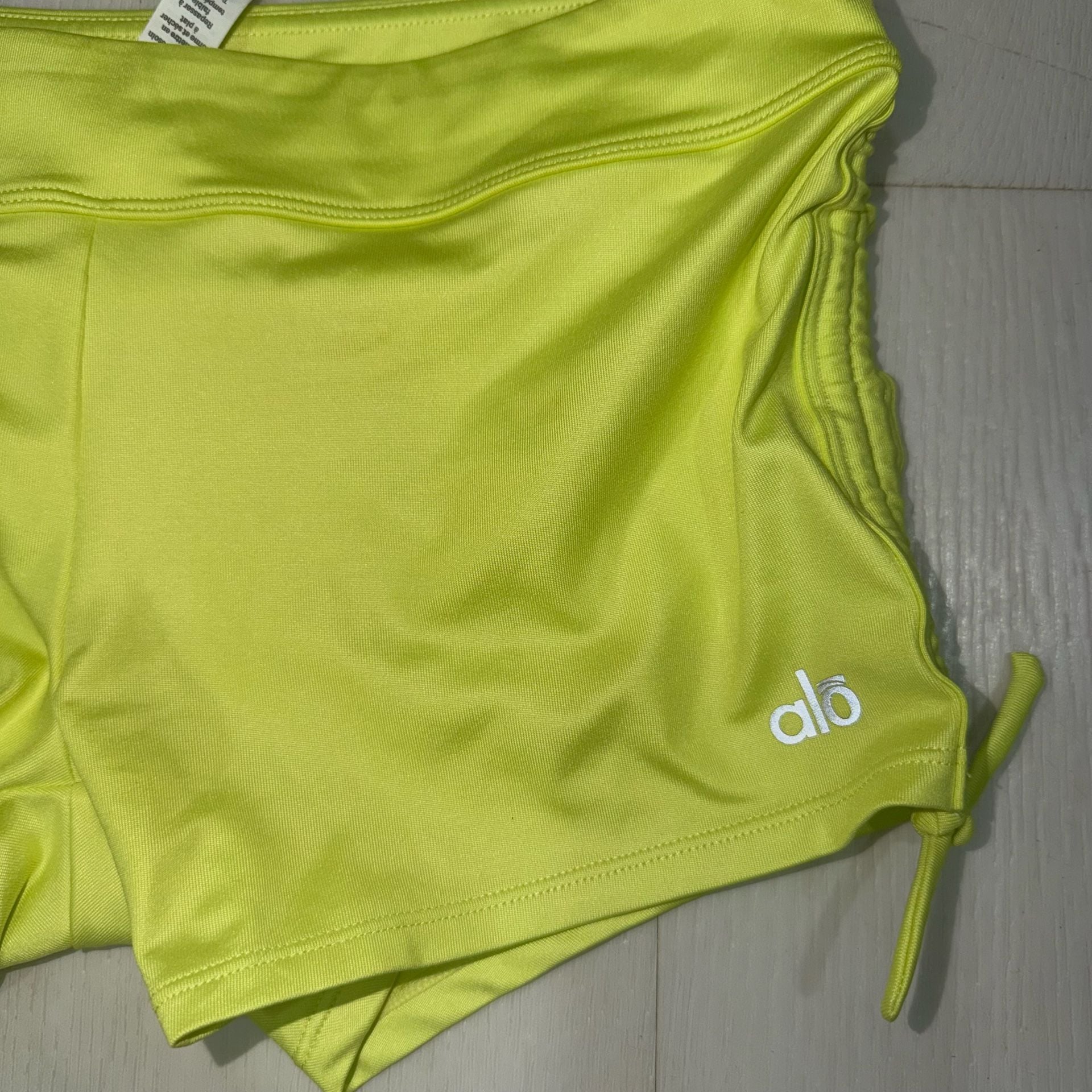 Alo Yoga Ruched Shorts Size M Neon Yellow Athletic 4