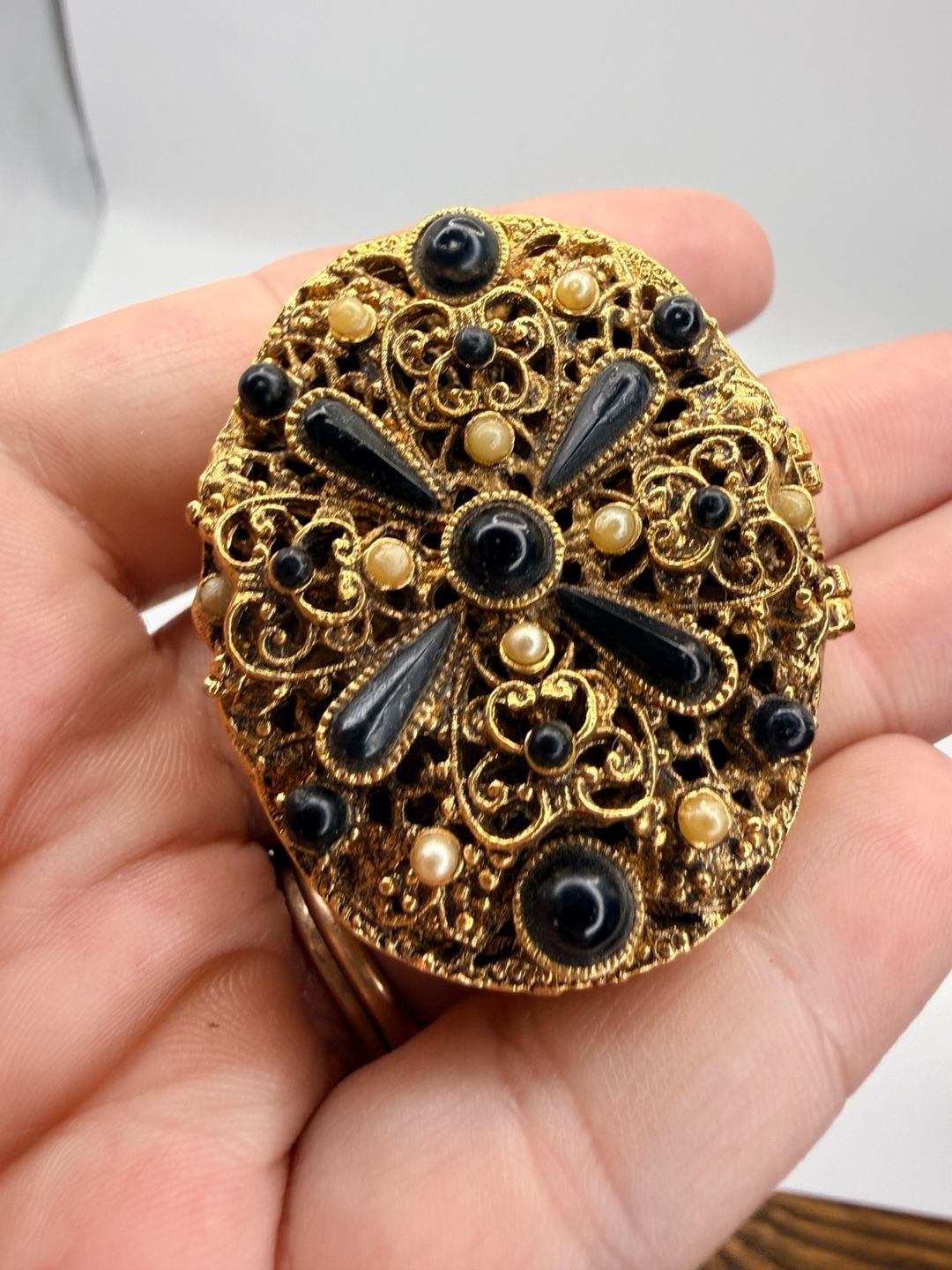 Vintage Ornate Filigree Trinket Box Gold Tone Black Pearls 1