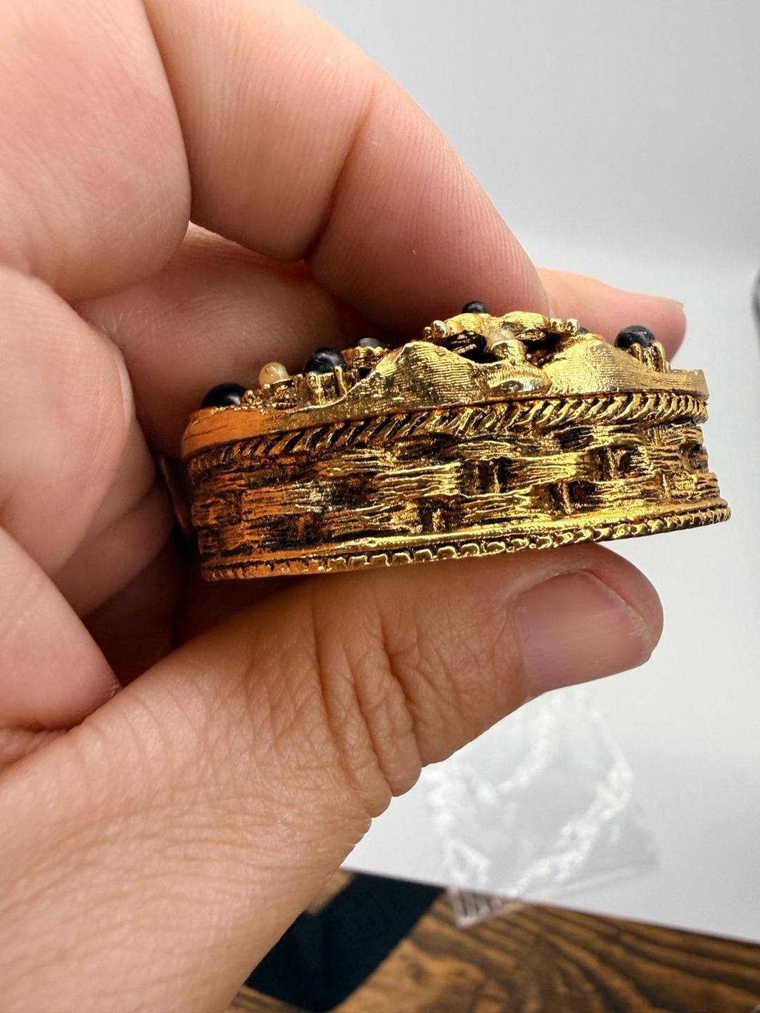 Vintage Ornate Filigree Trinket Box Gold Tone Black Pearls 3