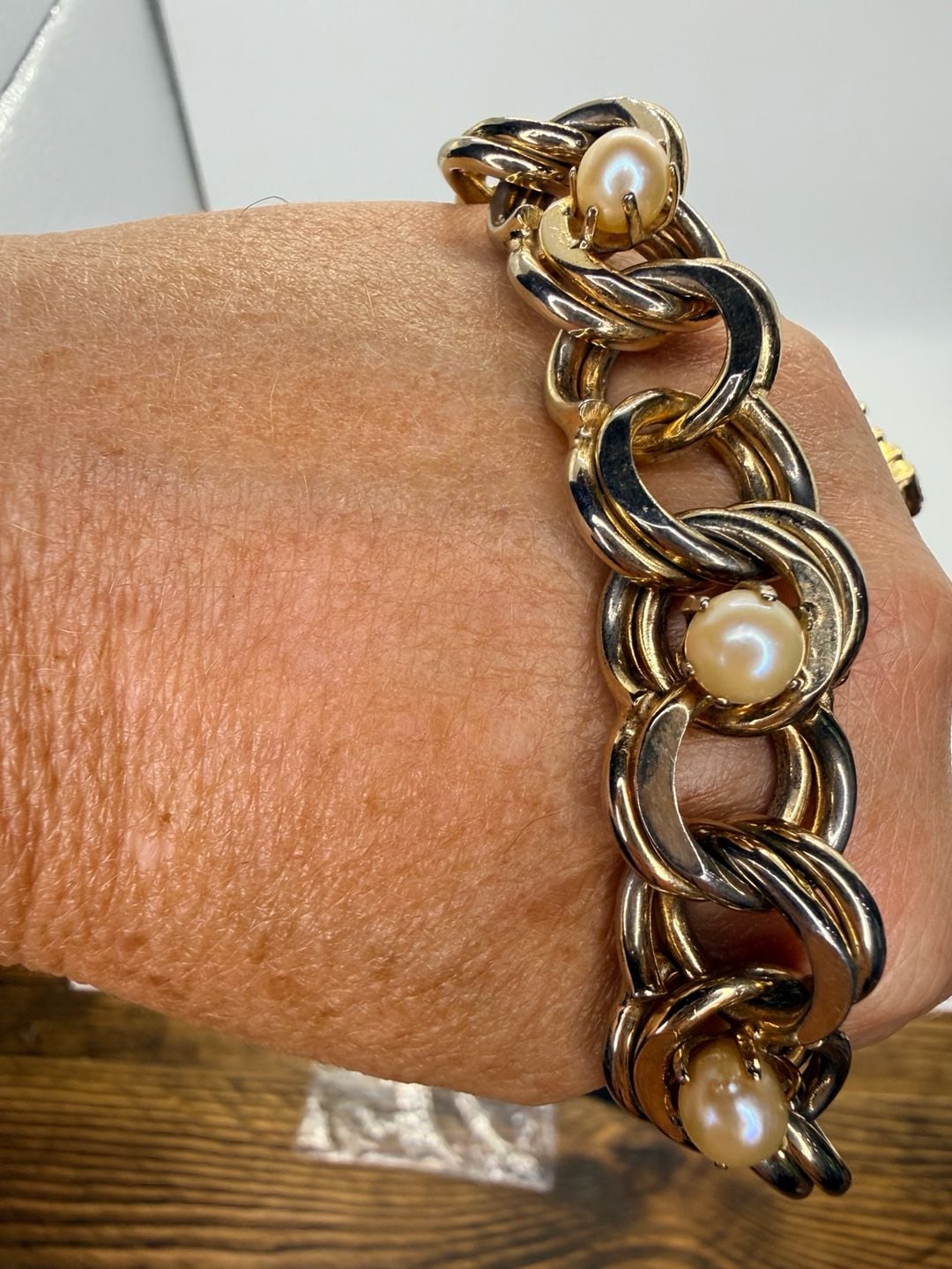 Vintage Faux Pearl Gold Tone Double Link Charm Bracelet 7 In 3