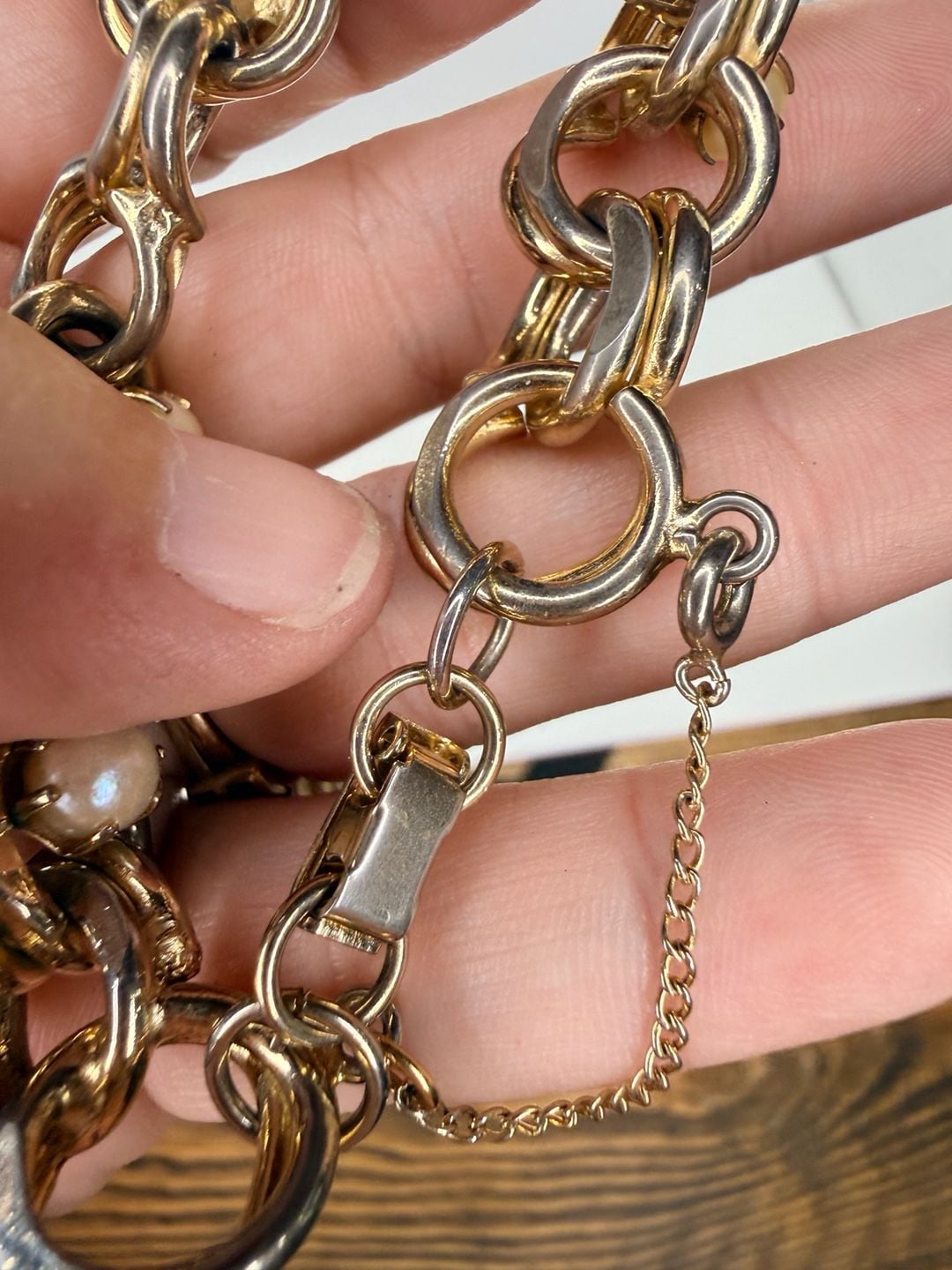 Vintage Faux Pearl Gold Tone Double Link Charm Bracelet 7 In 4