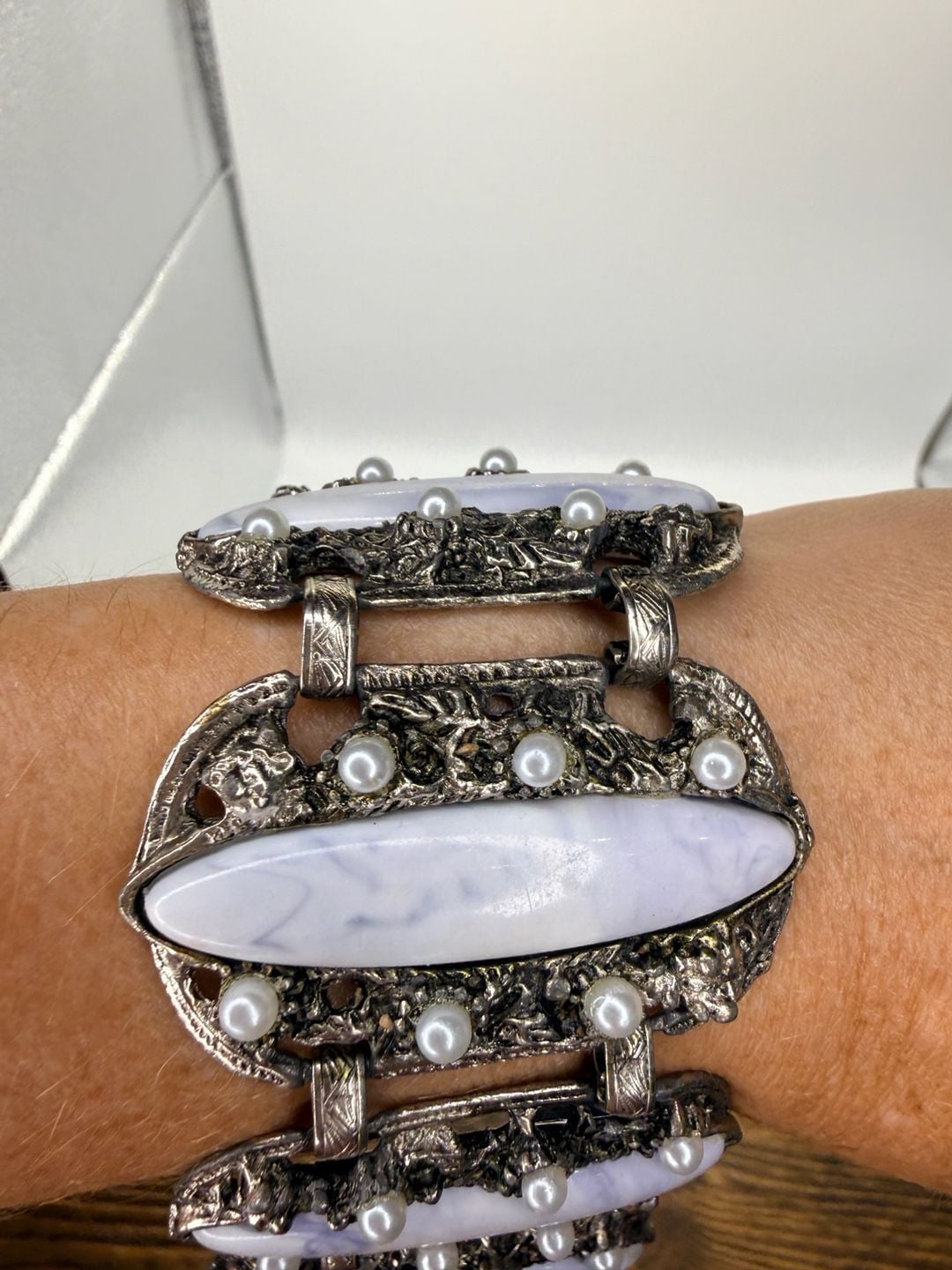 Vintage Ornate Silver Tone Faux Pearl Link Bracelet 4