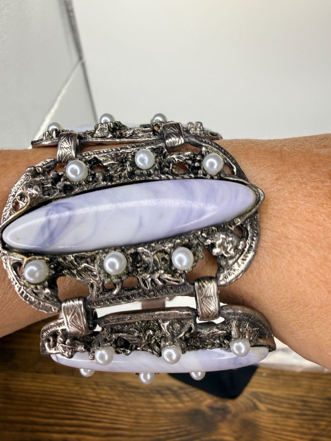 Vintage Ornate Silver Tone Faux Pearl Link Bracelet 5