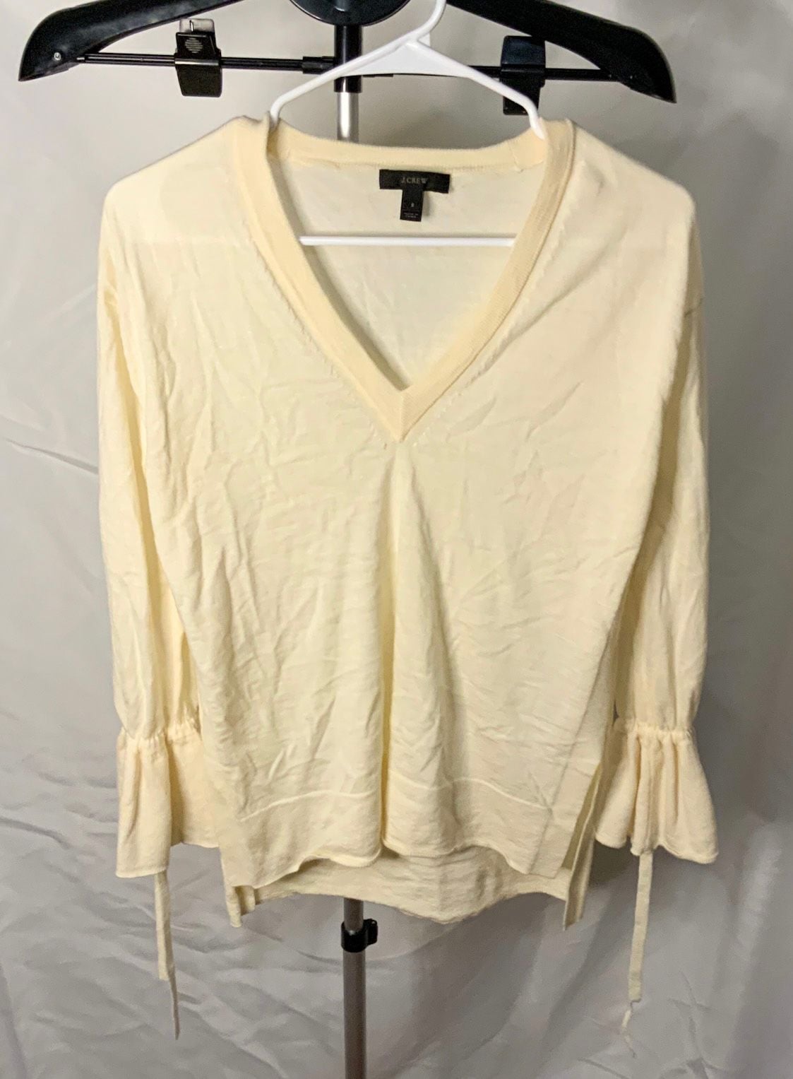 J.Crew V-Neck Sweater Women’s Size S Cream Ruffled Cuffs 2