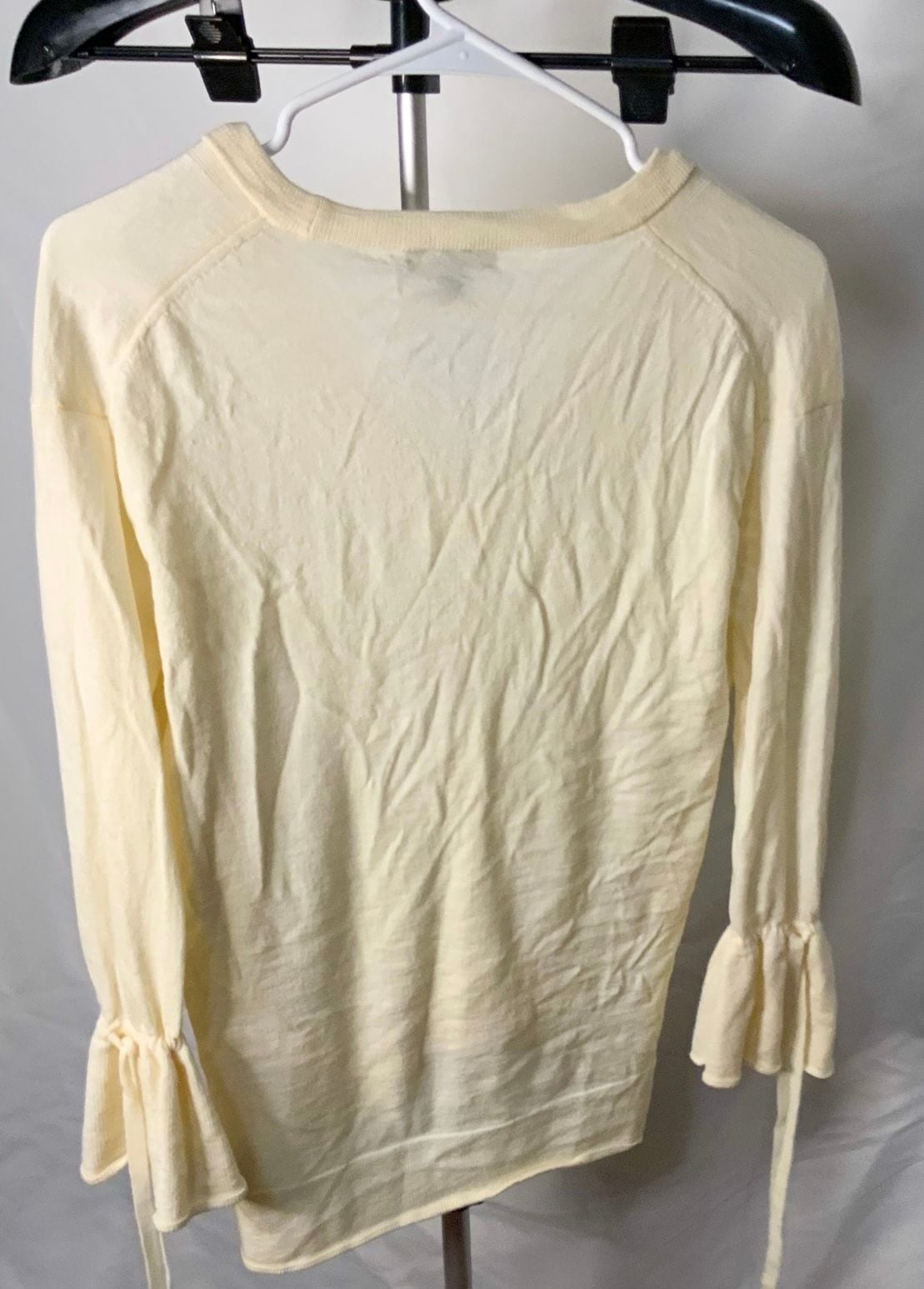 J.Crew V-Neck Sweater Women’s Size S Cream Ruffled Cuffs 3