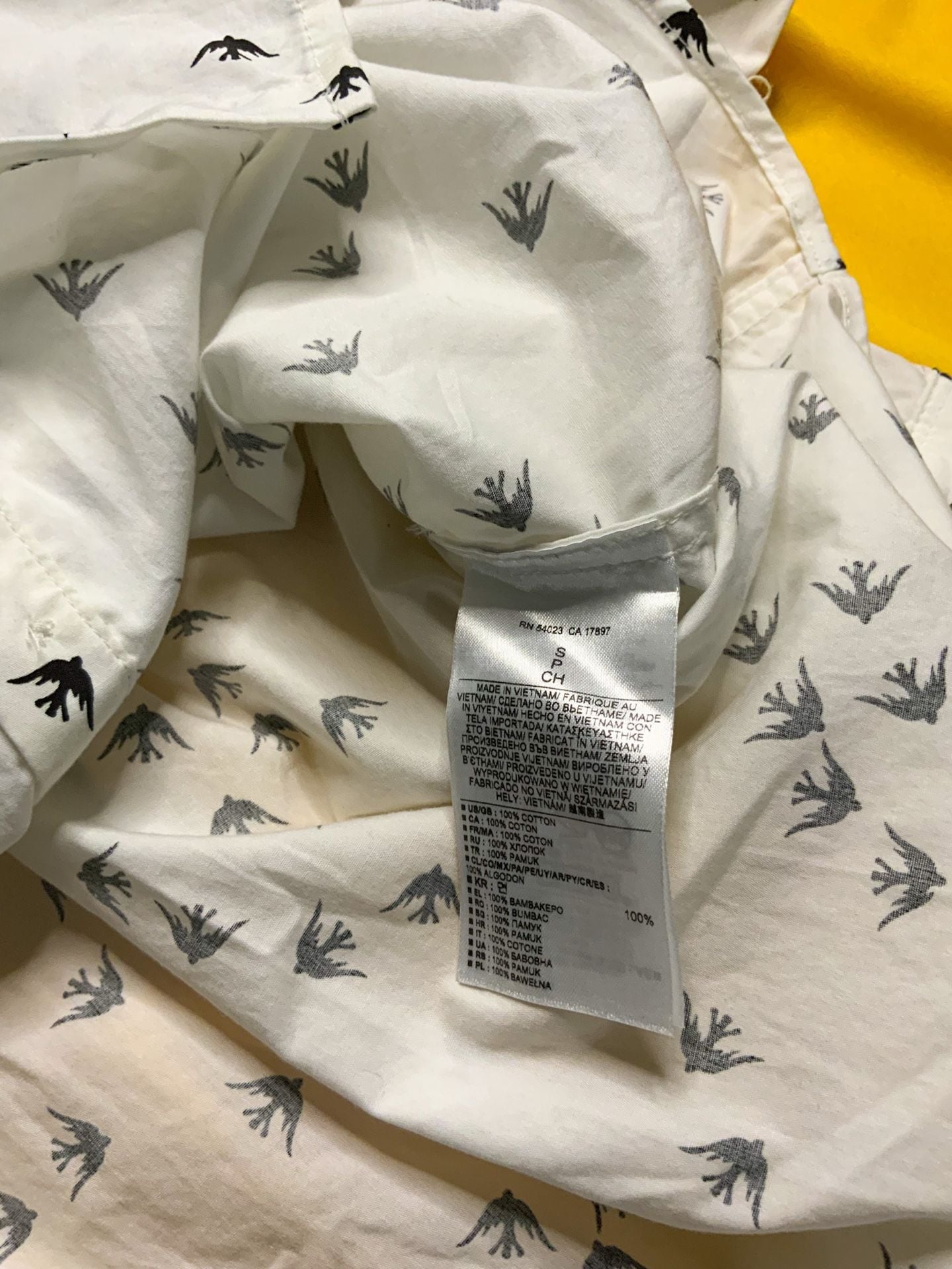 Banana Republic Soft Wash Shirt Women’s Size S Bird Print 6