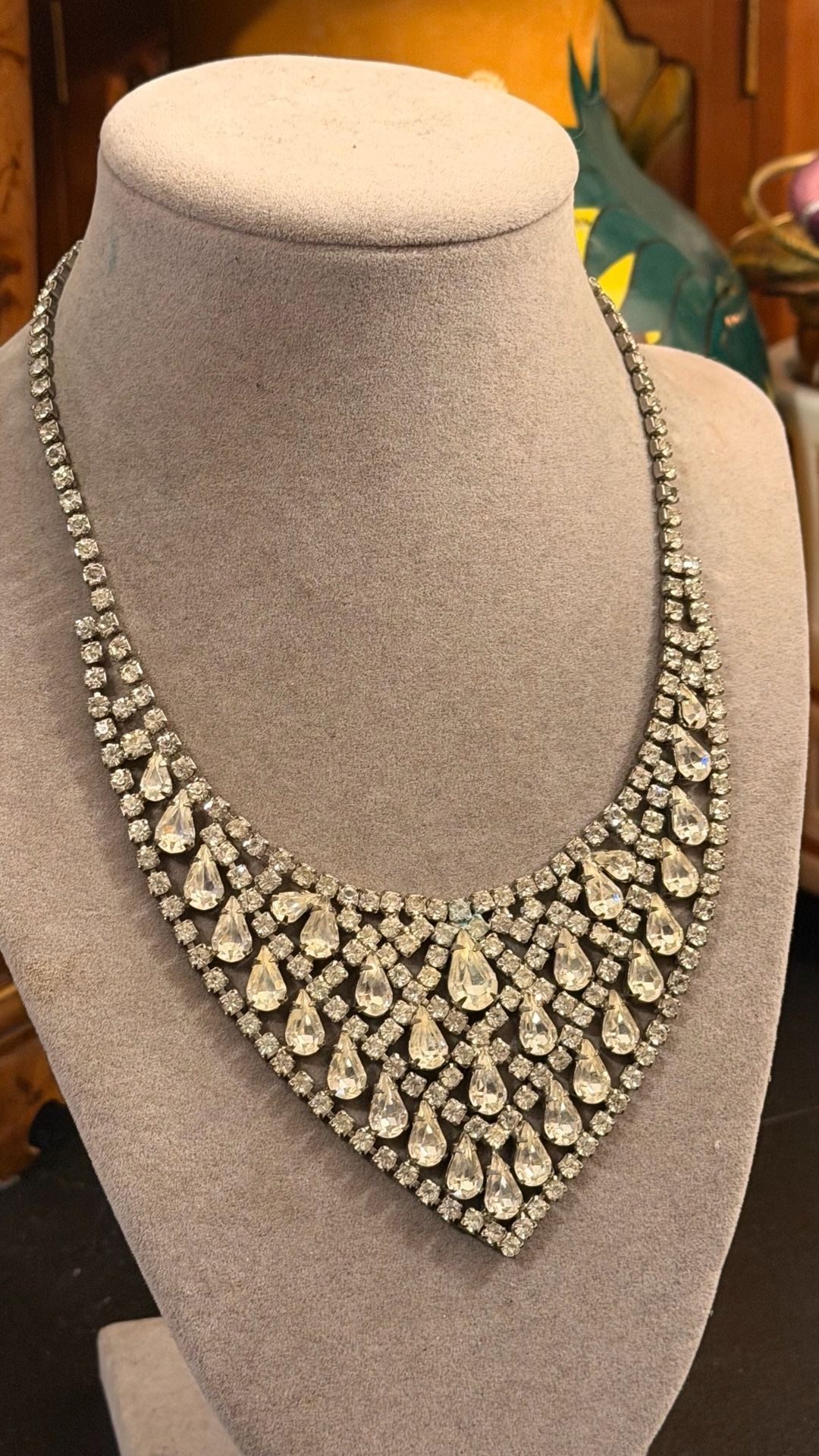 Weiss Rhinestone Bib Necklace Vintage 9