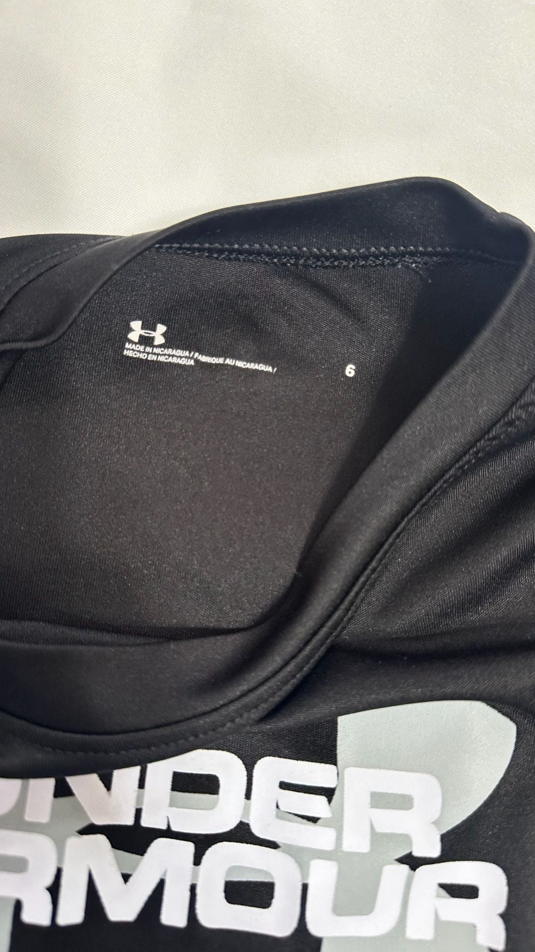 Under Armour Logo T-Shirt Size 6 Black Athletic Short Sleeve 4