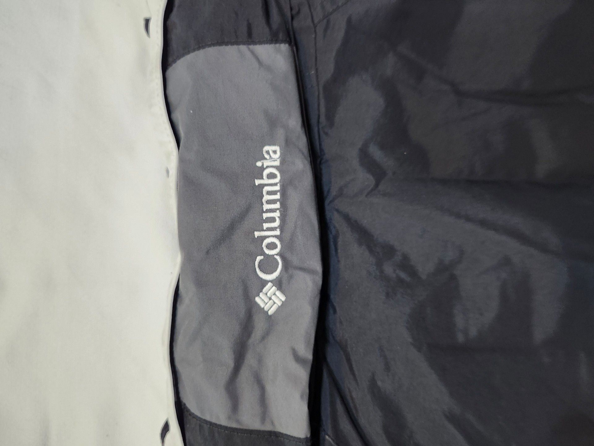 Columbia Winter Ski Jacket Black White Gray 10