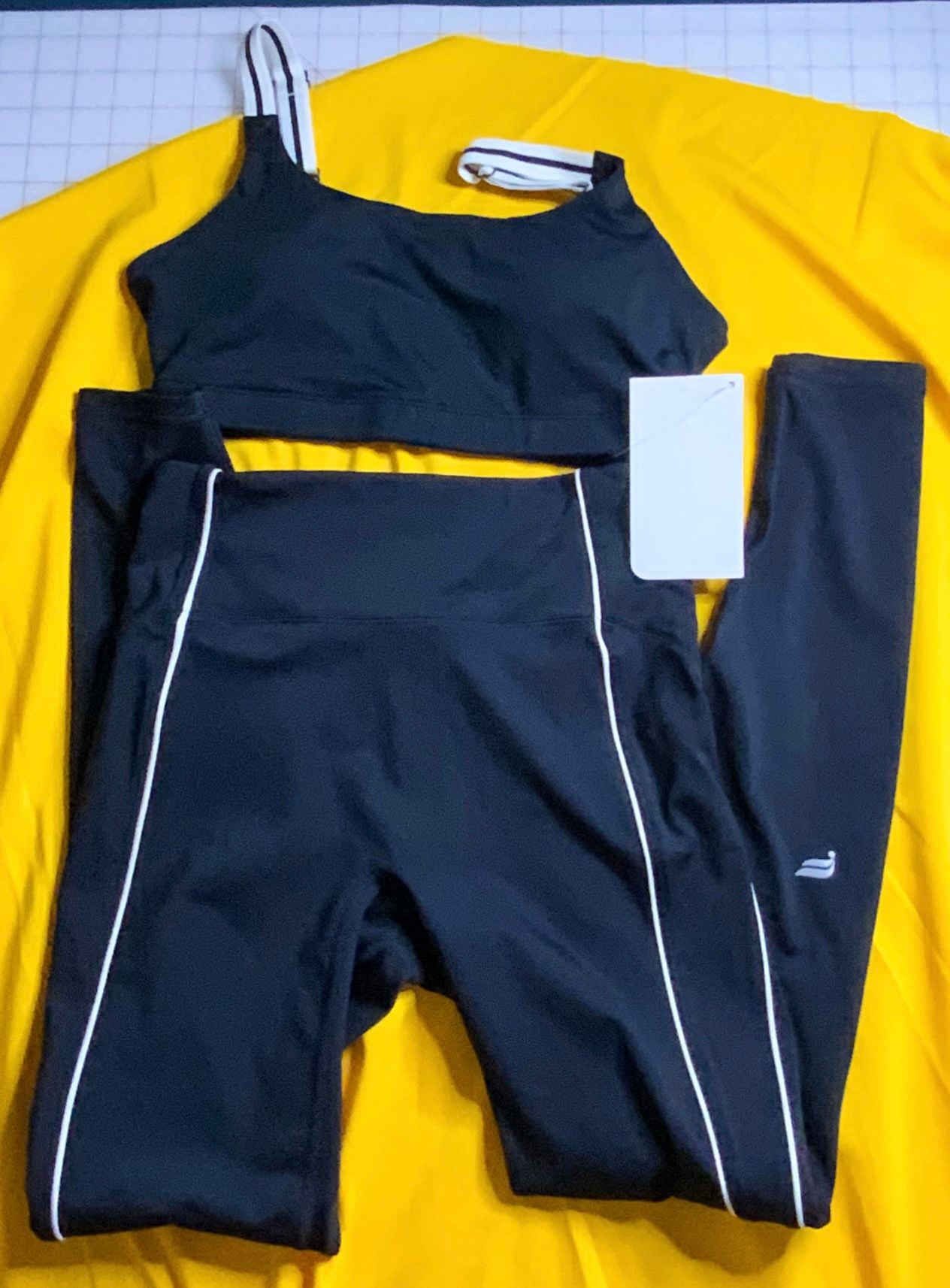 NWT Fabletics Maya Sports Bra NWOT Motion365 Leggings Set Women’s Size S 3