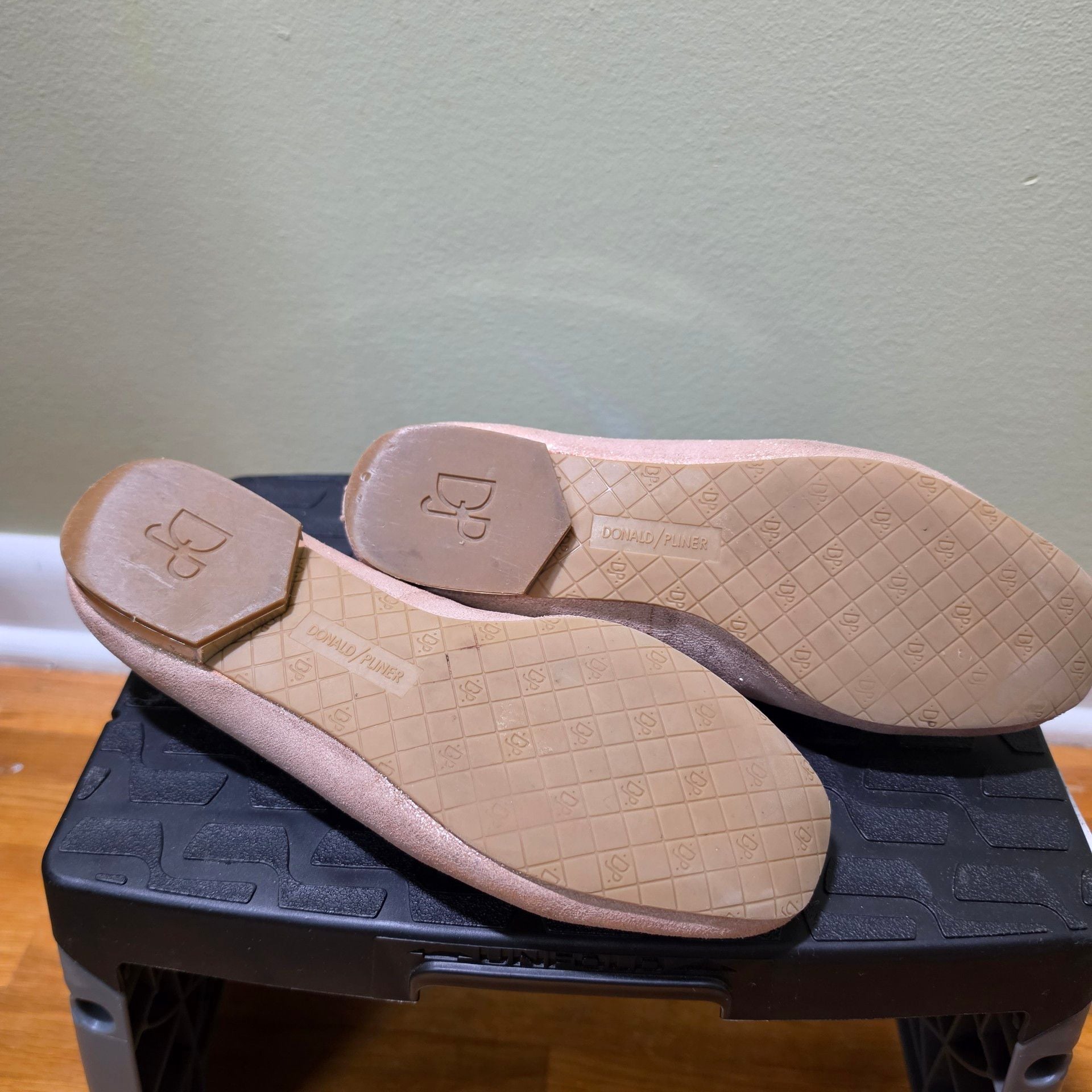 Donald Pliner Honey Loafers Size 7M Pink Metallic Suede Flats 5