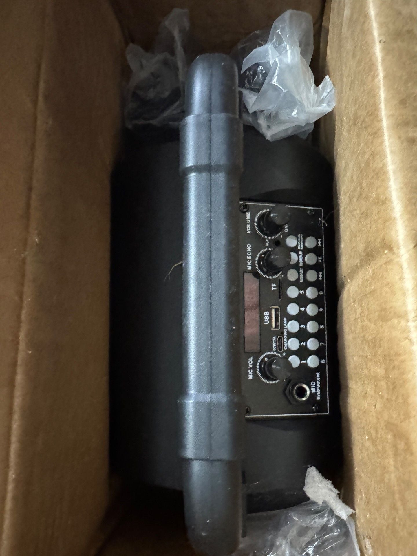 T18-T Portable Speaker with Microphones 3