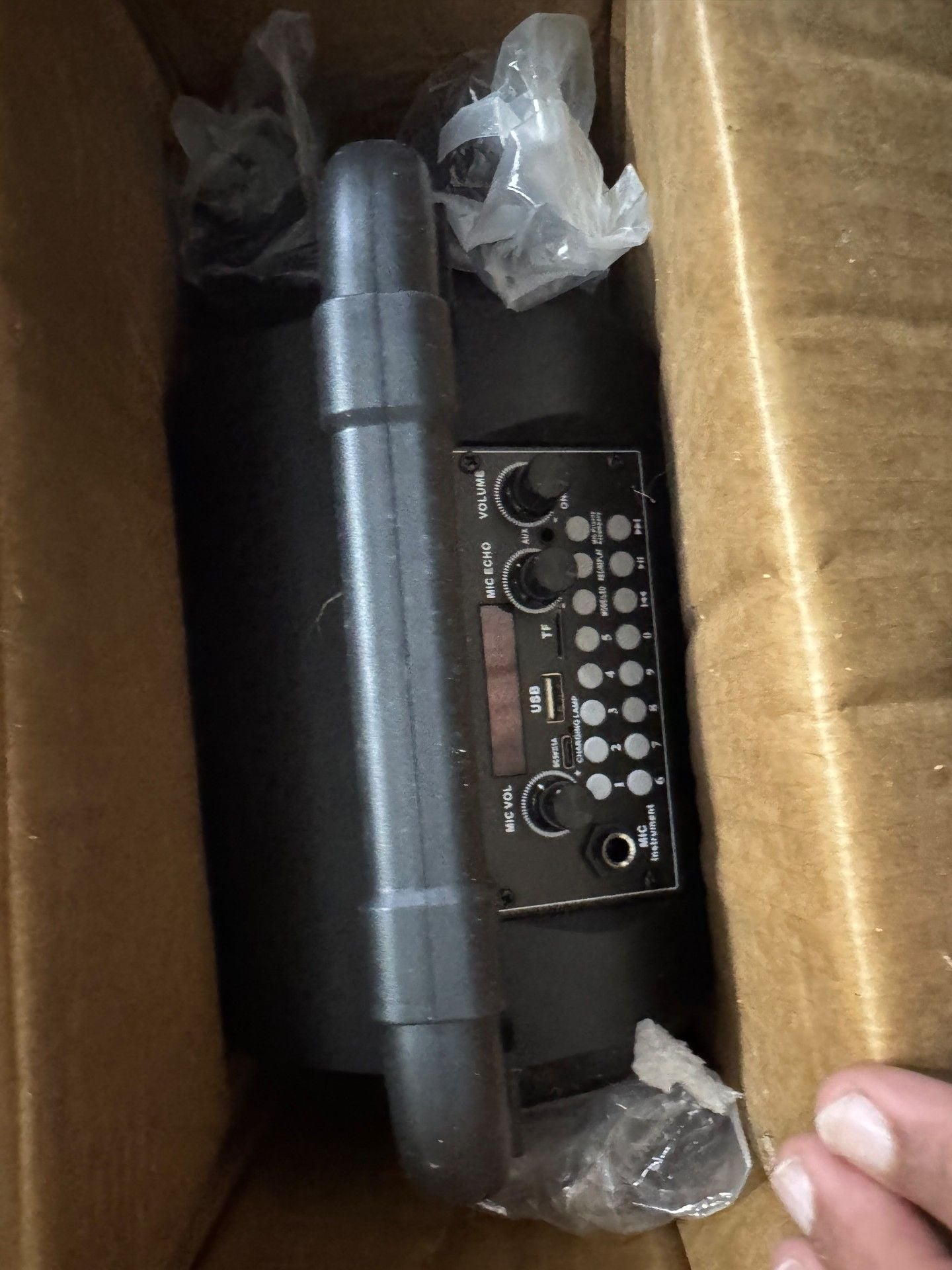 T18-T Portable Speaker with Microphones 4