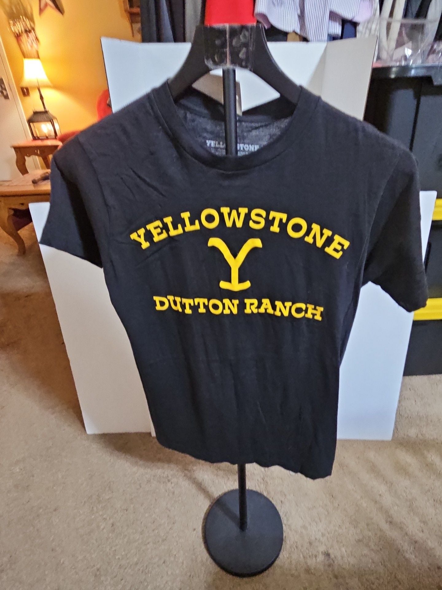 Yellowstone Dutton Ranch T-Shirt Size S Black Graphic Tee 2