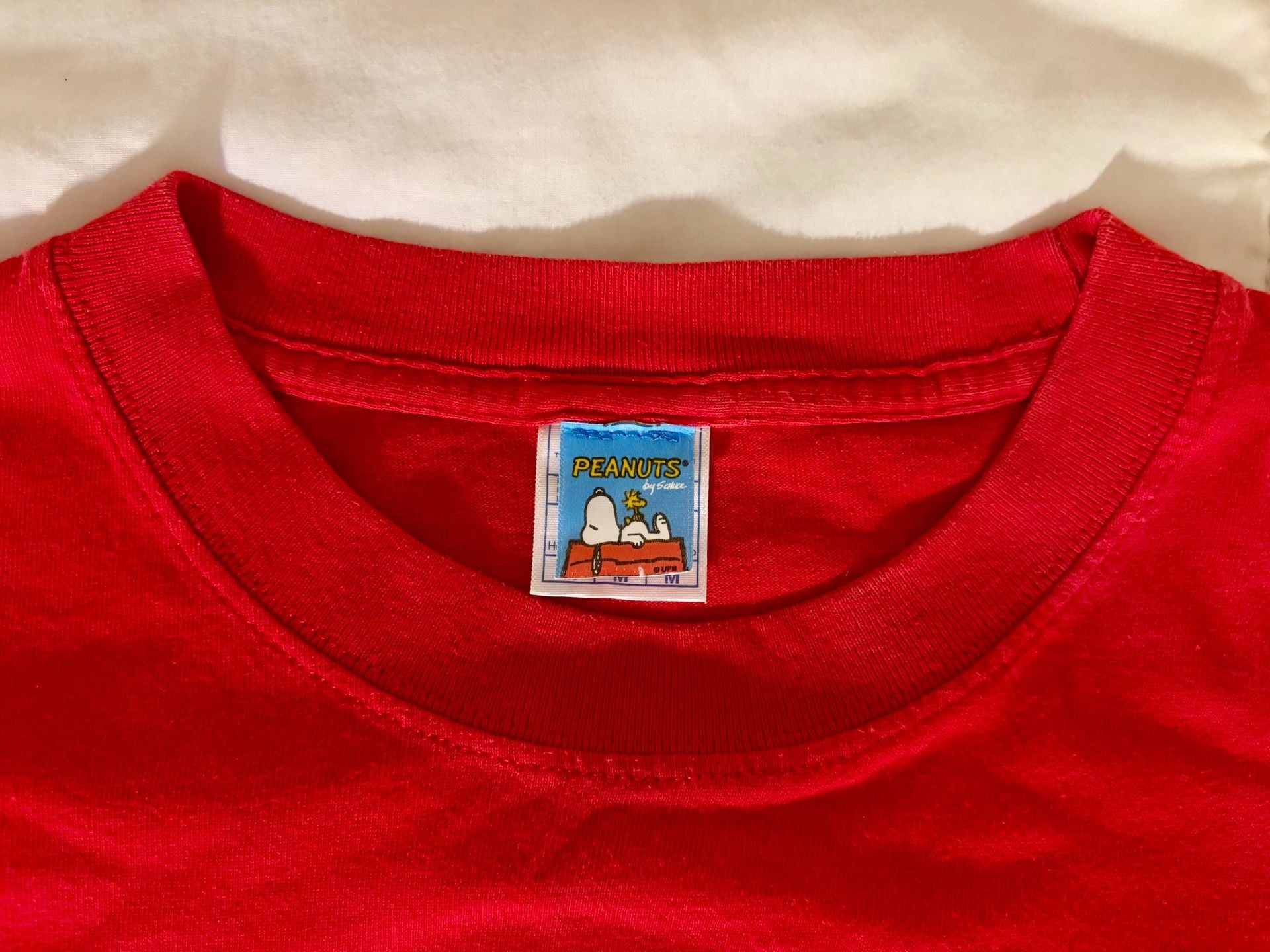 Vintage Early 2000's Peanuts Snoopy and Woodstock Christmas Holiday Graphic T-Shirt
4