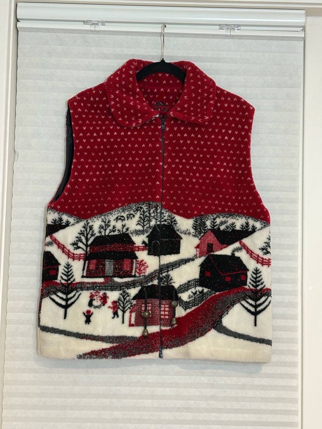 Denali Winter Scene Fleece Vest Size Large Red Christmas Holiday 2