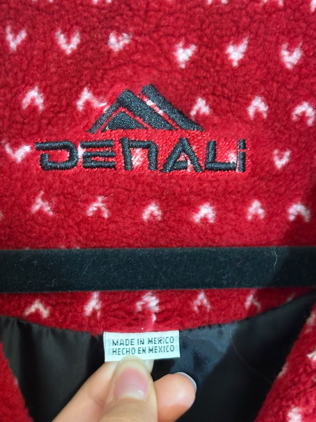 Denali Winter Scene Fleece Vest Size Large Red Christmas Holiday 3