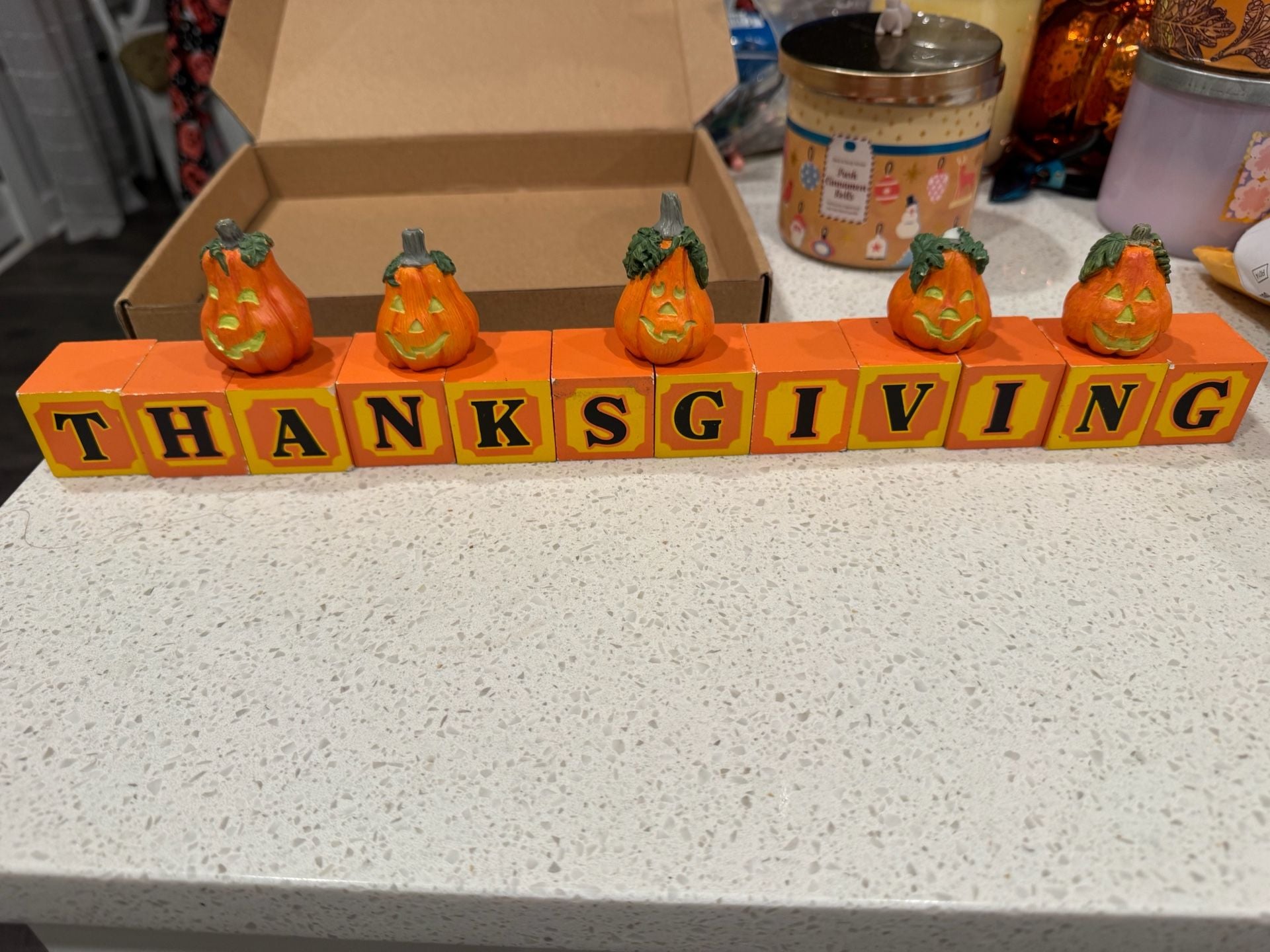 Happy Halloween/Thanksgiving Decorative Blocks with Pumpkin Figurines 4