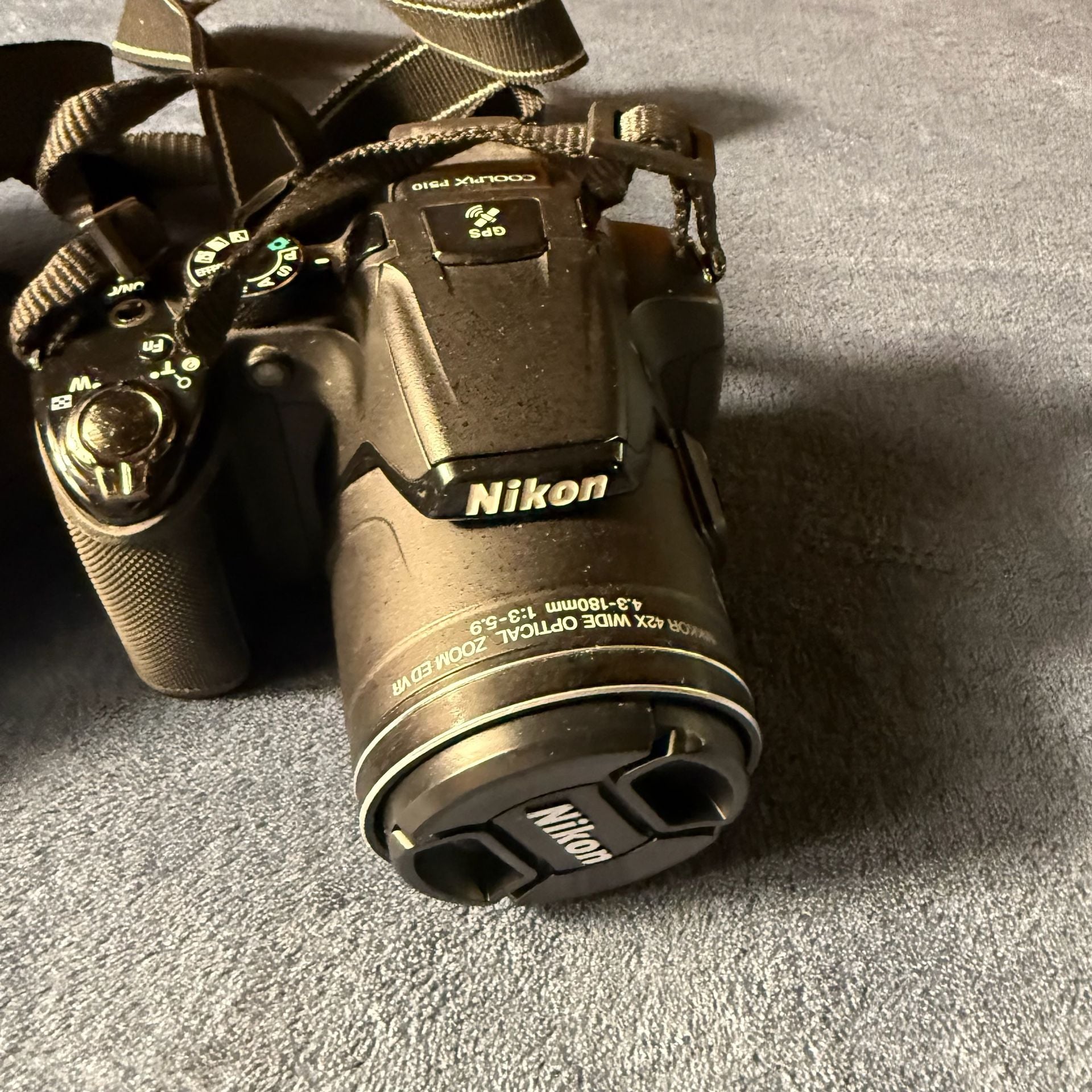 Nikon COOLPIX P510 Digital Camera with Vivitar Case 2