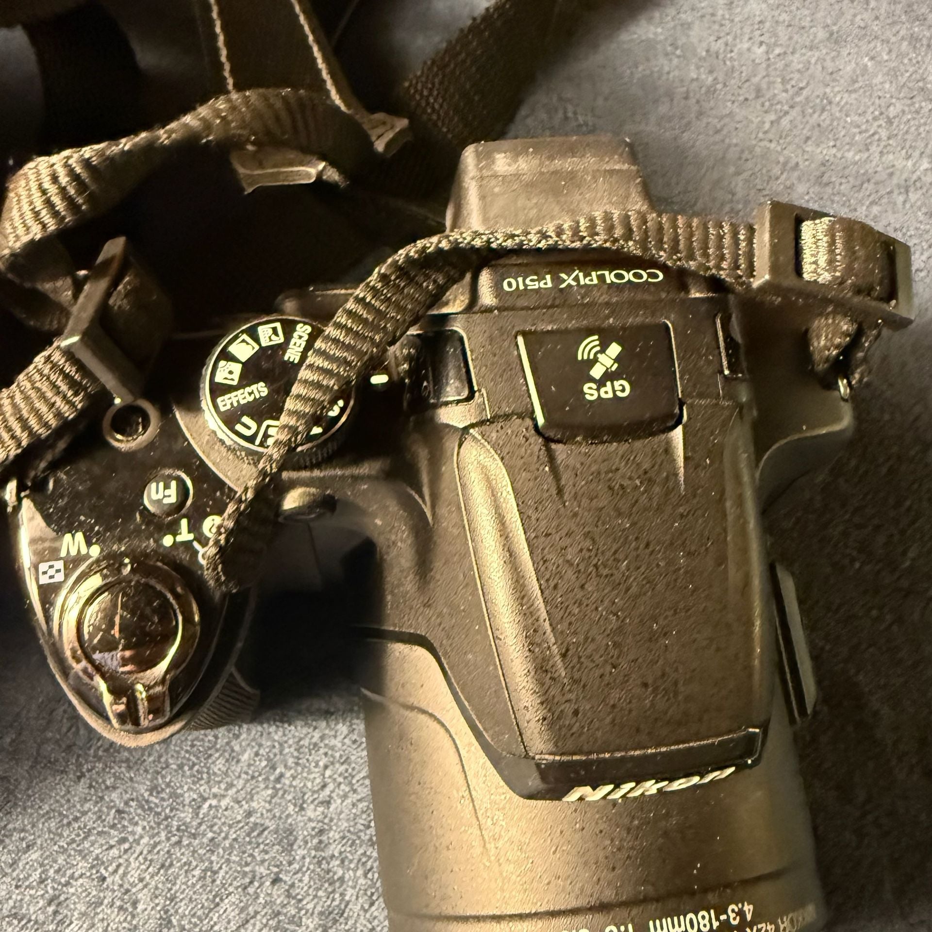 Nikon COOLPIX P510 Digital Camera with Vivitar Case 3