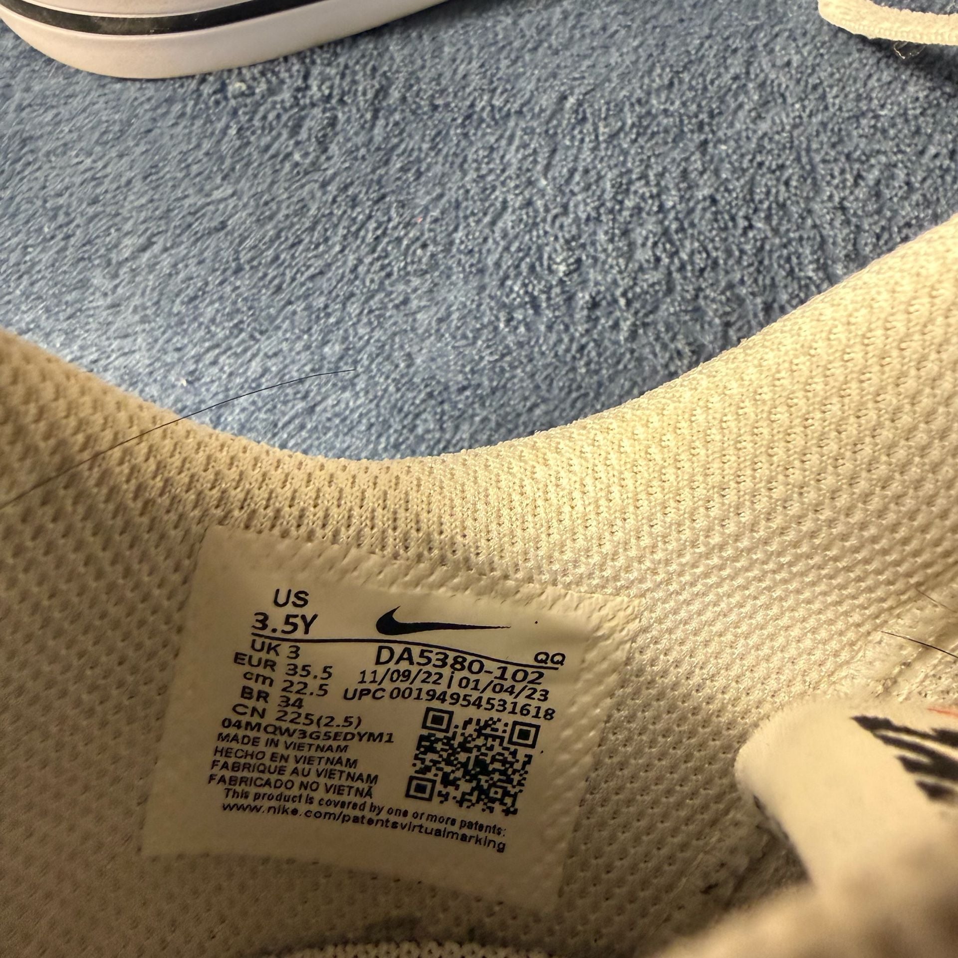 Nike Court Legacy Size 3.5Y White Black Yellow Sneakers 5